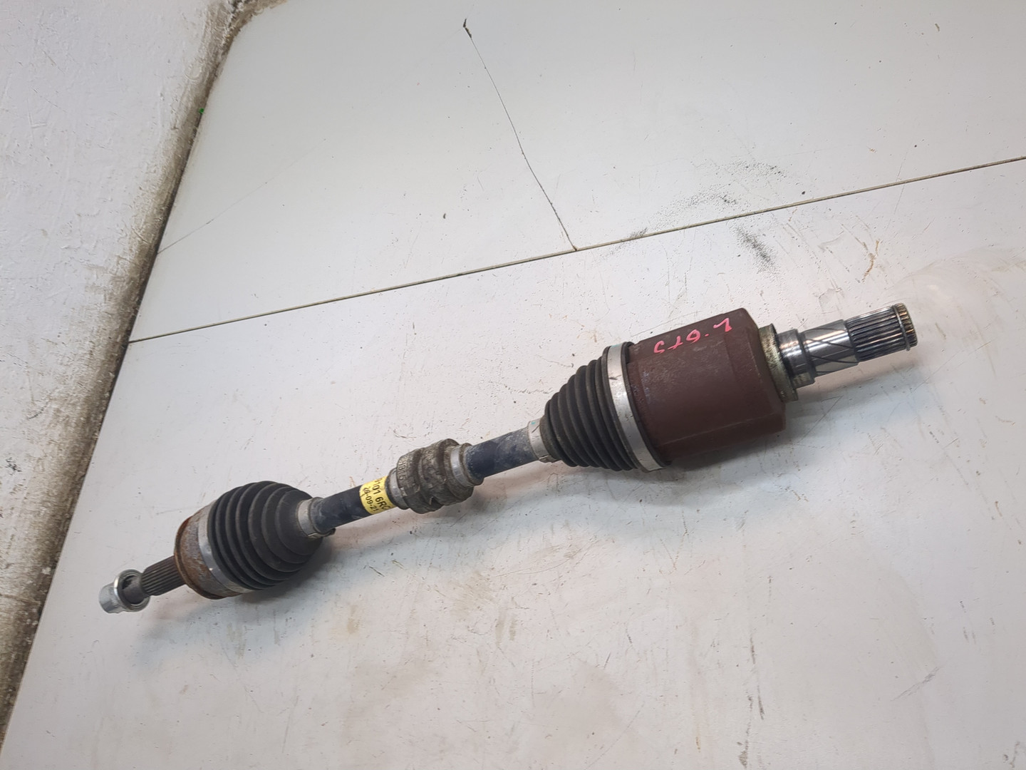 Полуось передняя левая