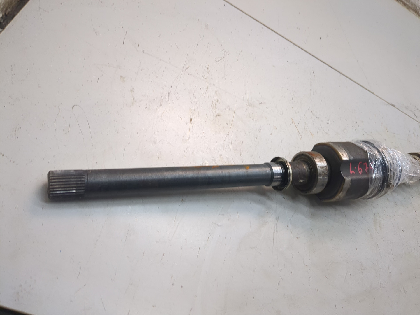 Полуось передняя правая