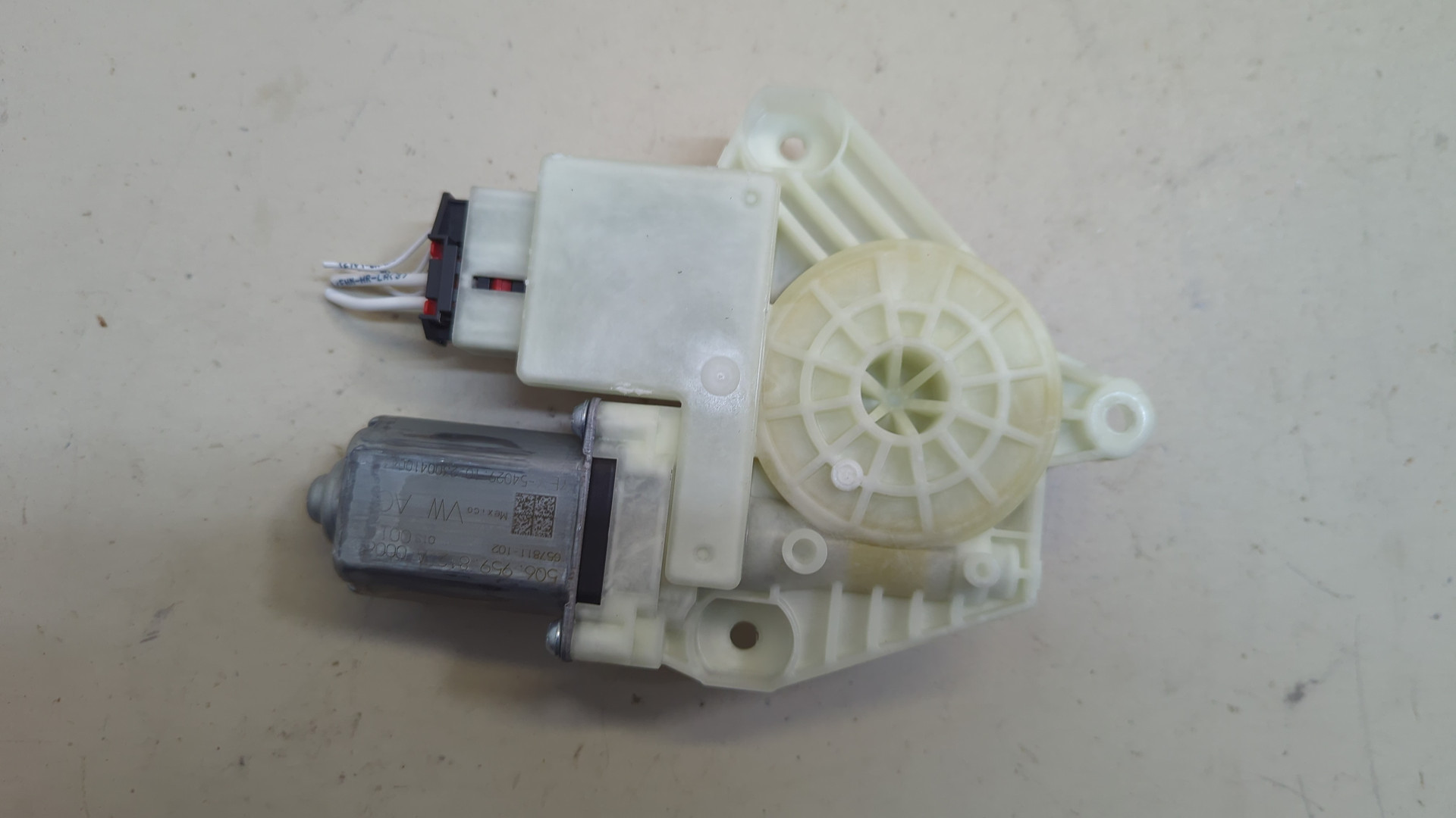 Моторчик стеклоподъемника