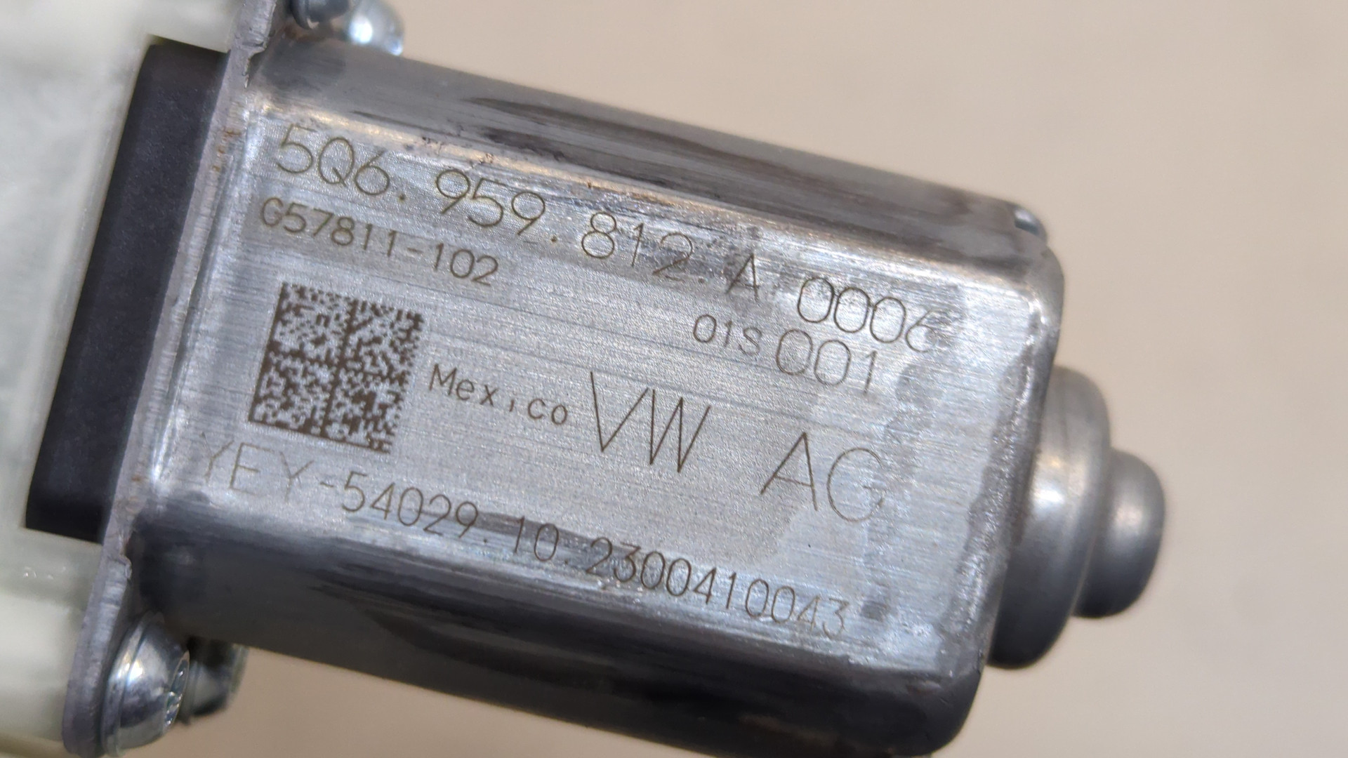 Моторчик стеклоподъемника