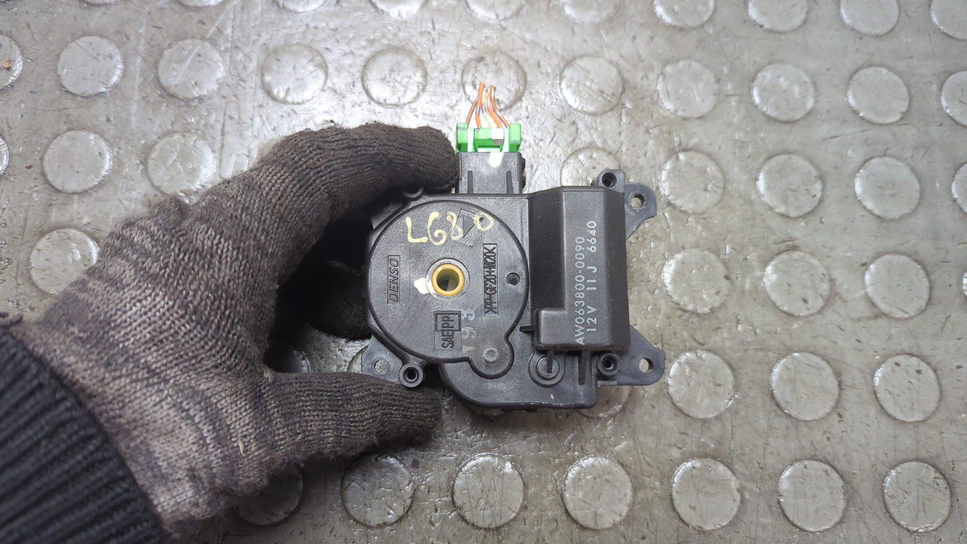 Моторчик заслонки печки