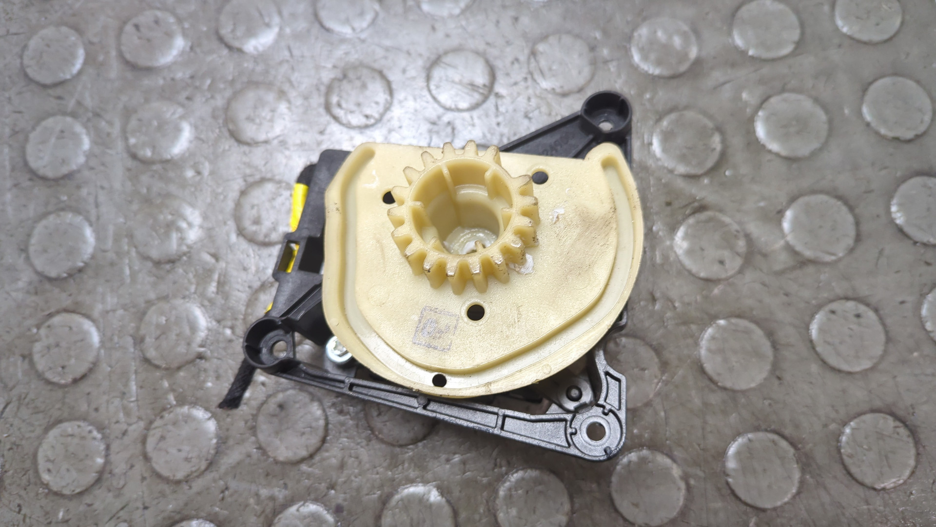 Моторчик заслонки печки