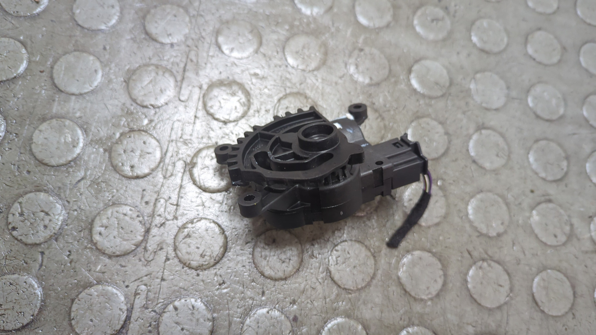 Моторчик заслонки печки