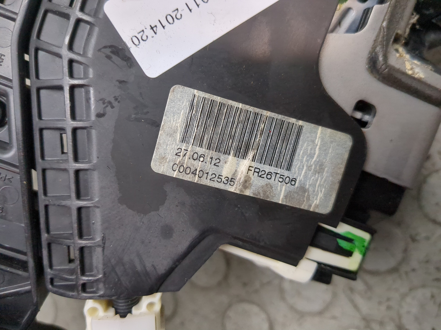 Замок двери передней правой