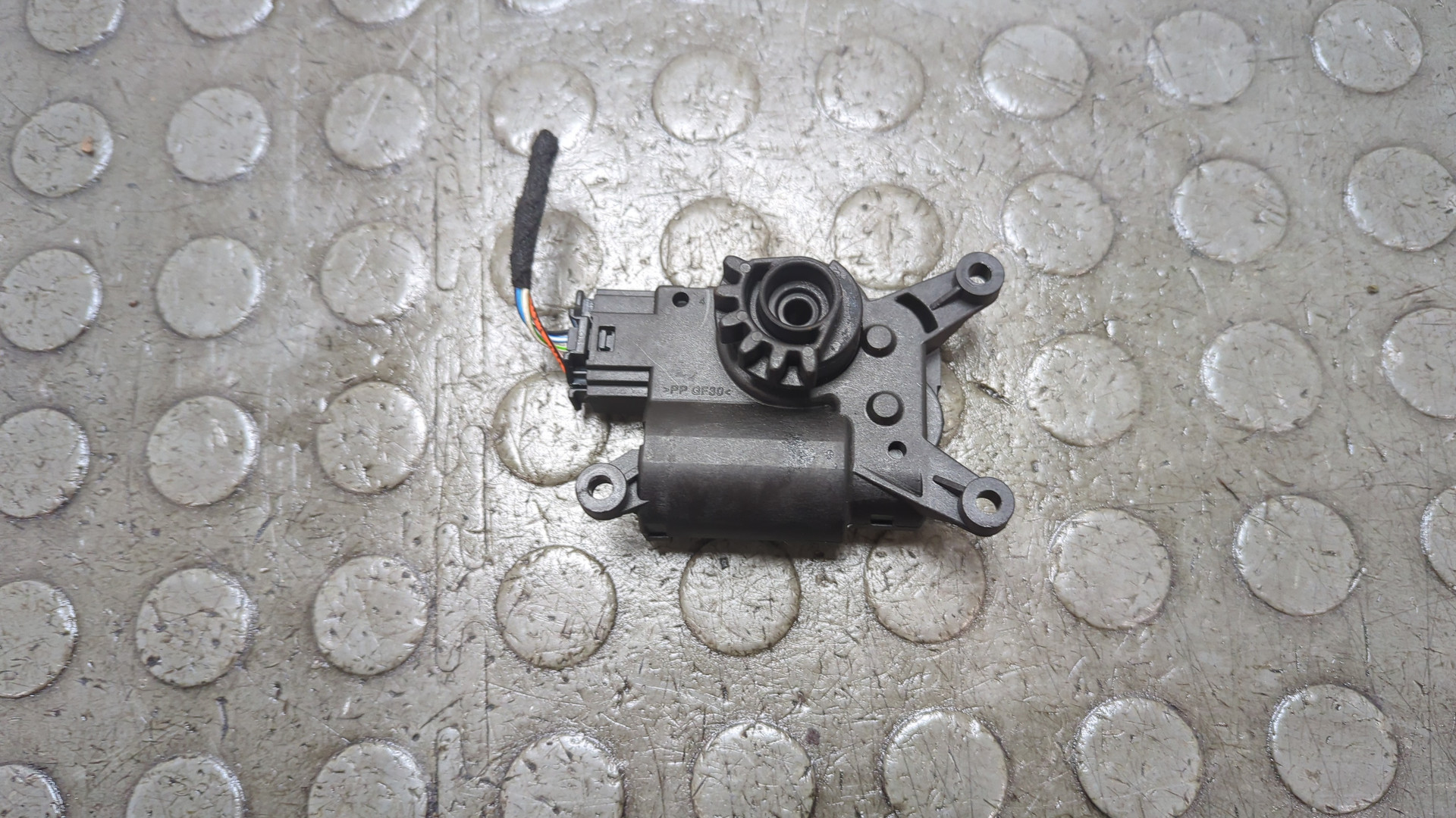 Моторчик заслонки печки