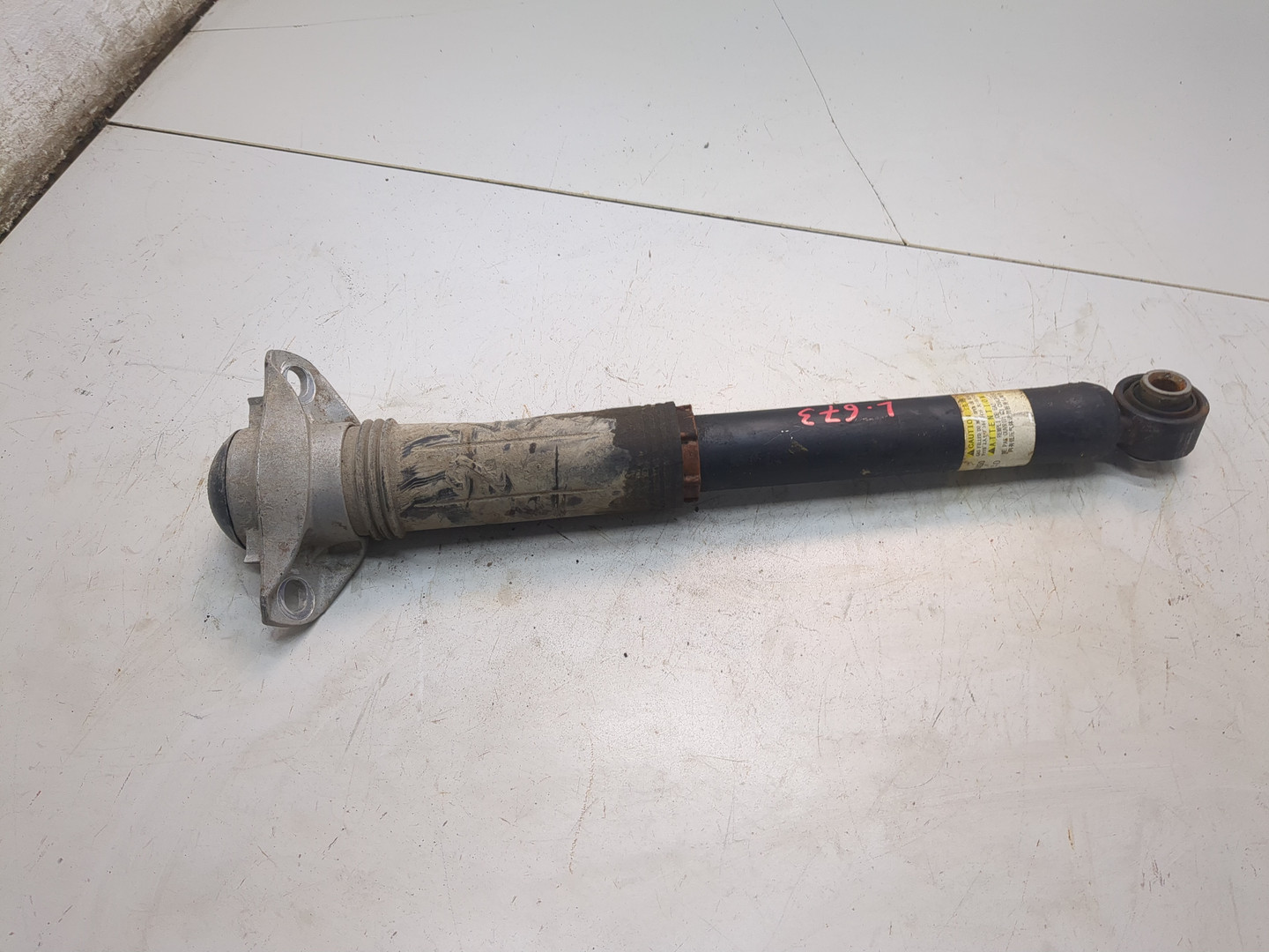 Амортизатор задний (стойка)