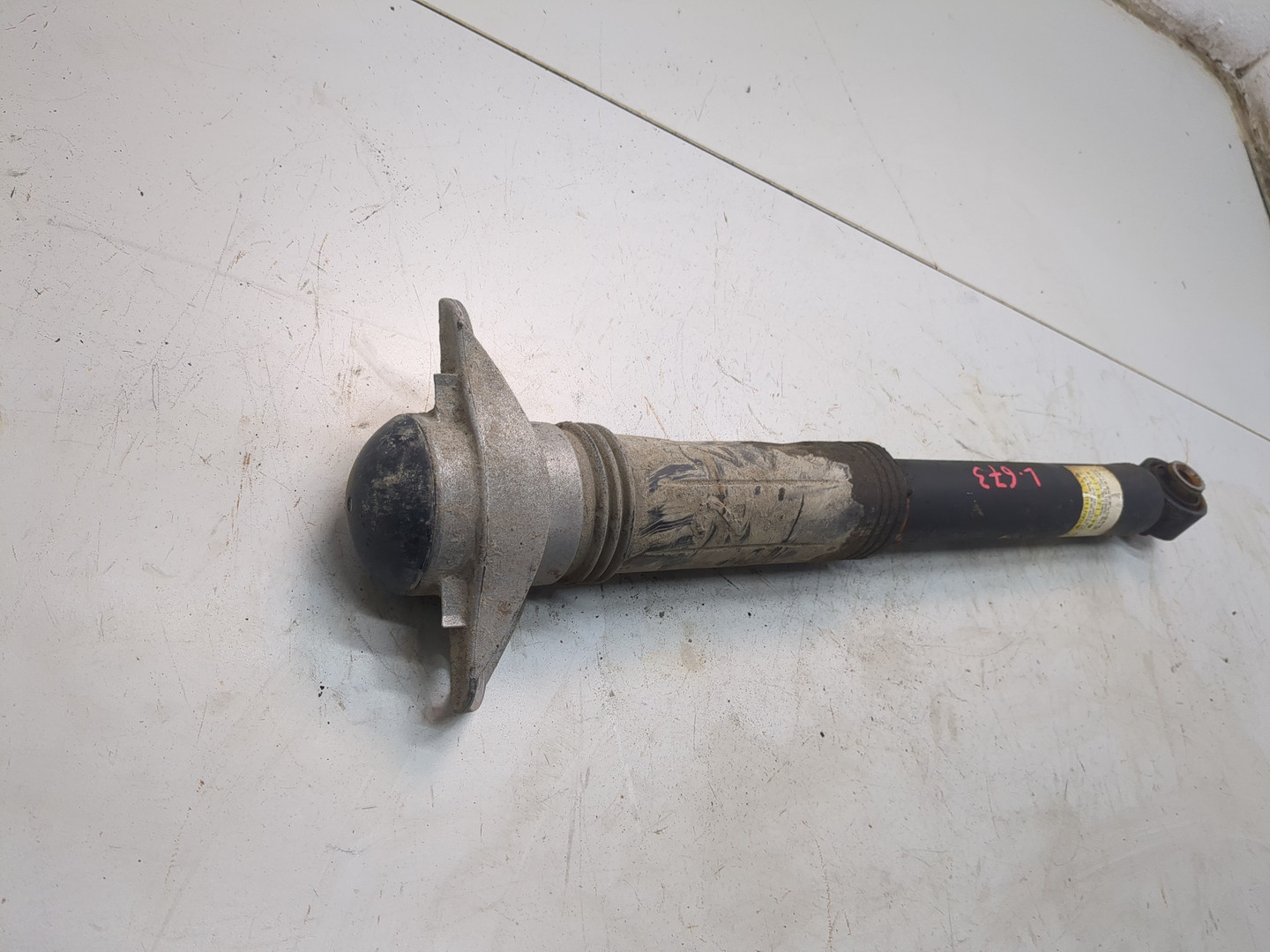 Амортизатор задний (стойка)