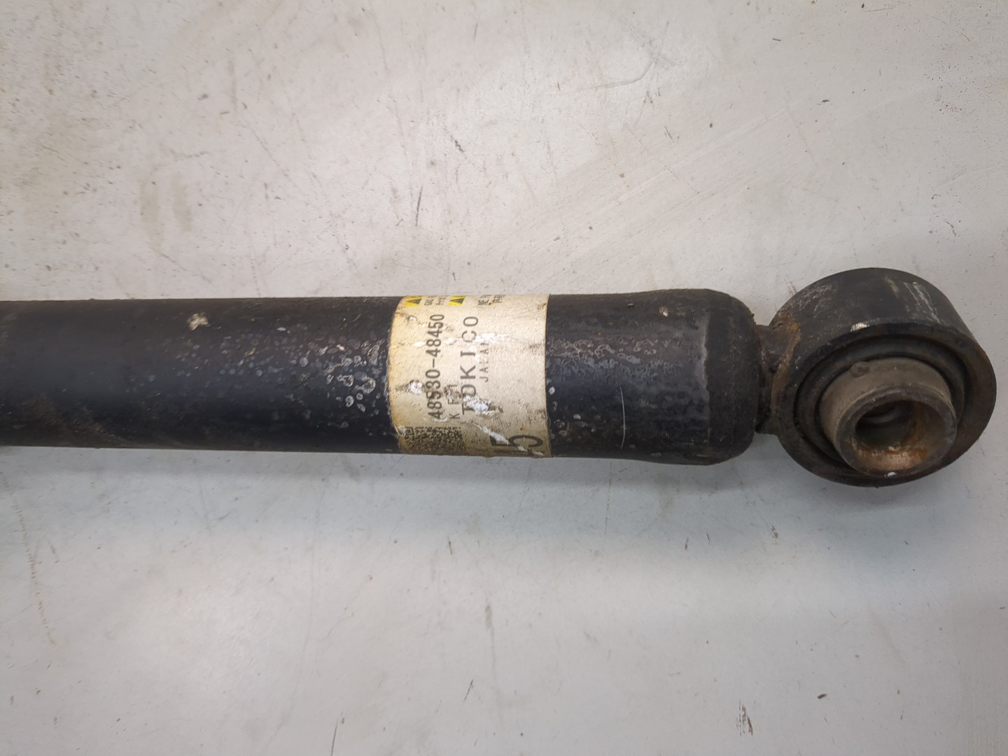 Амортизатор задний (стойка)