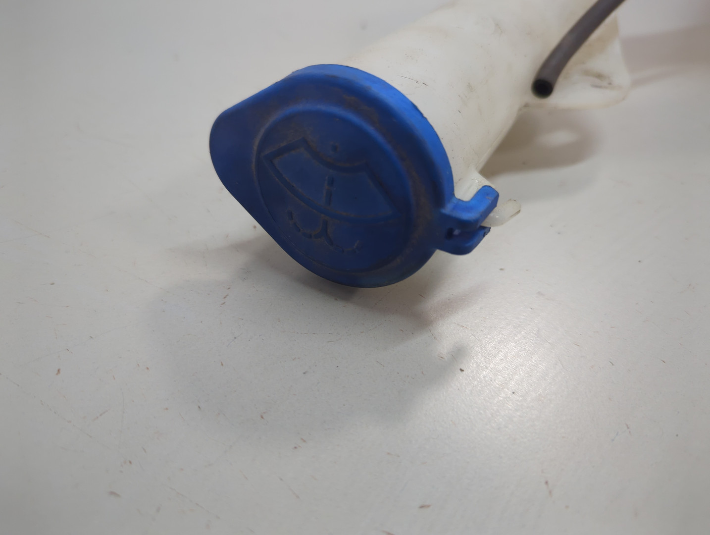 Бачок омывателя лобового стекла