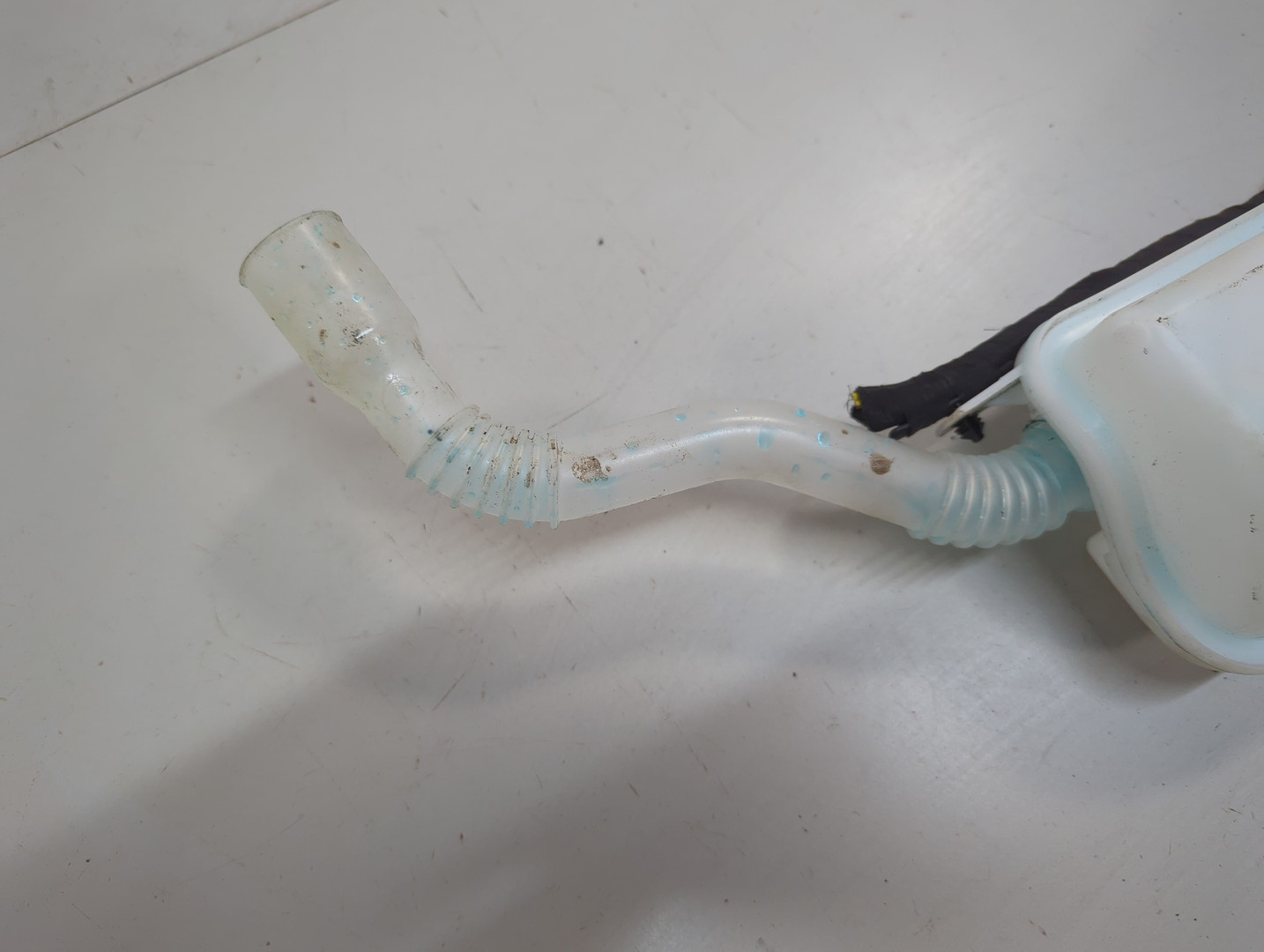 Бачок омывателя лобового стекла