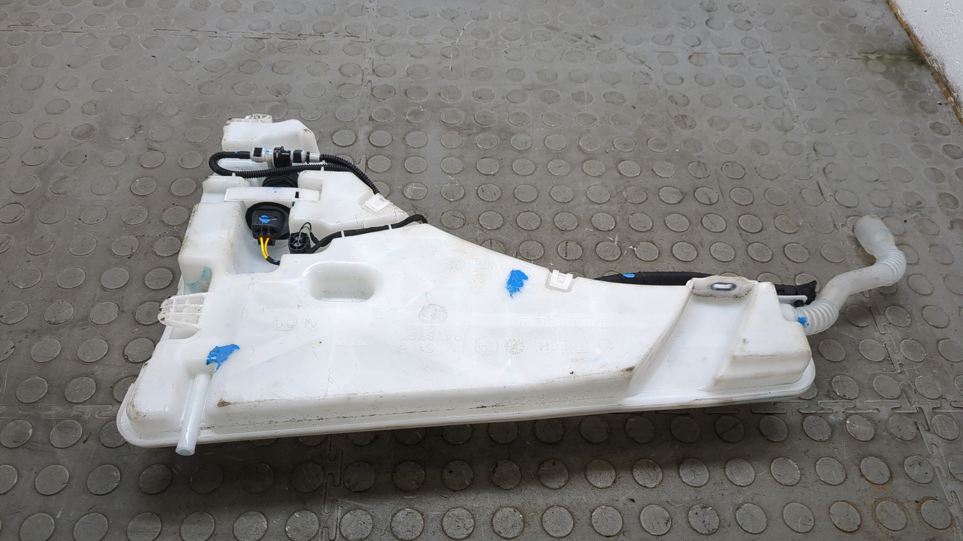 Бачок омывателя лобового стекла