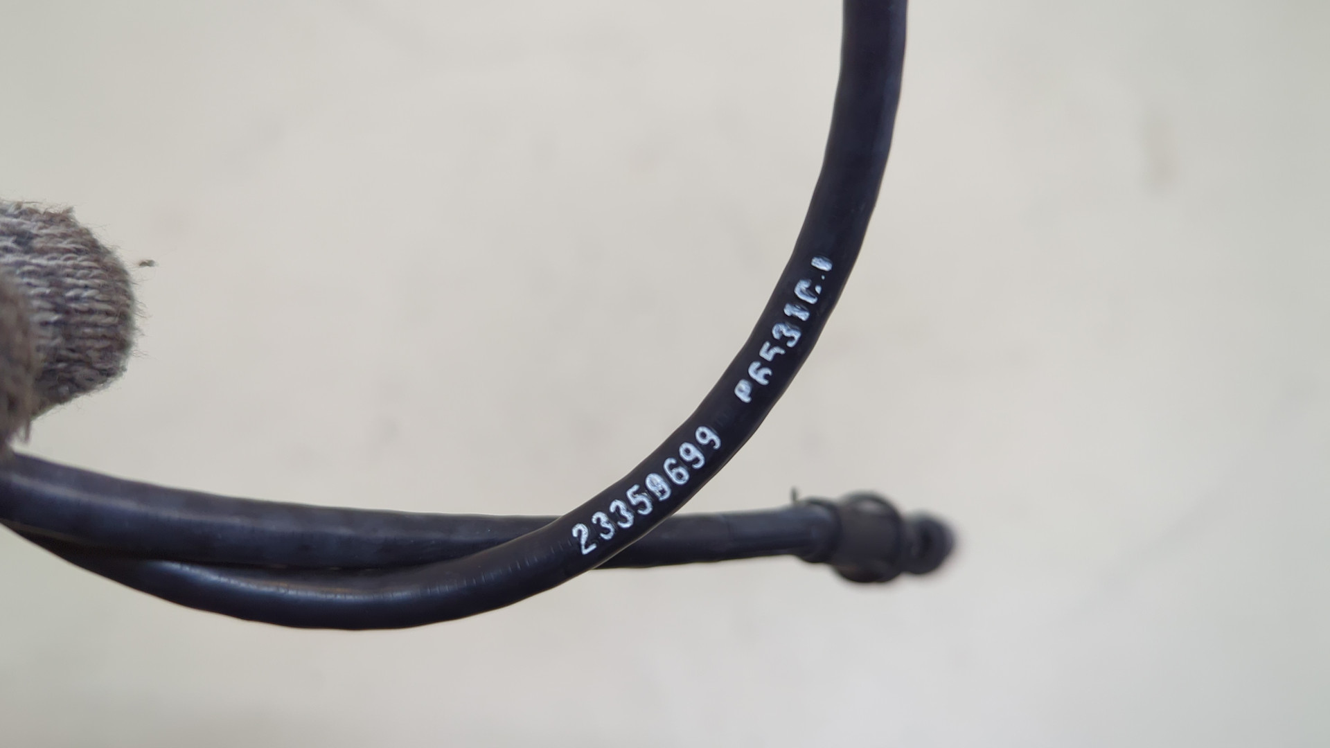 Трос открывания капота