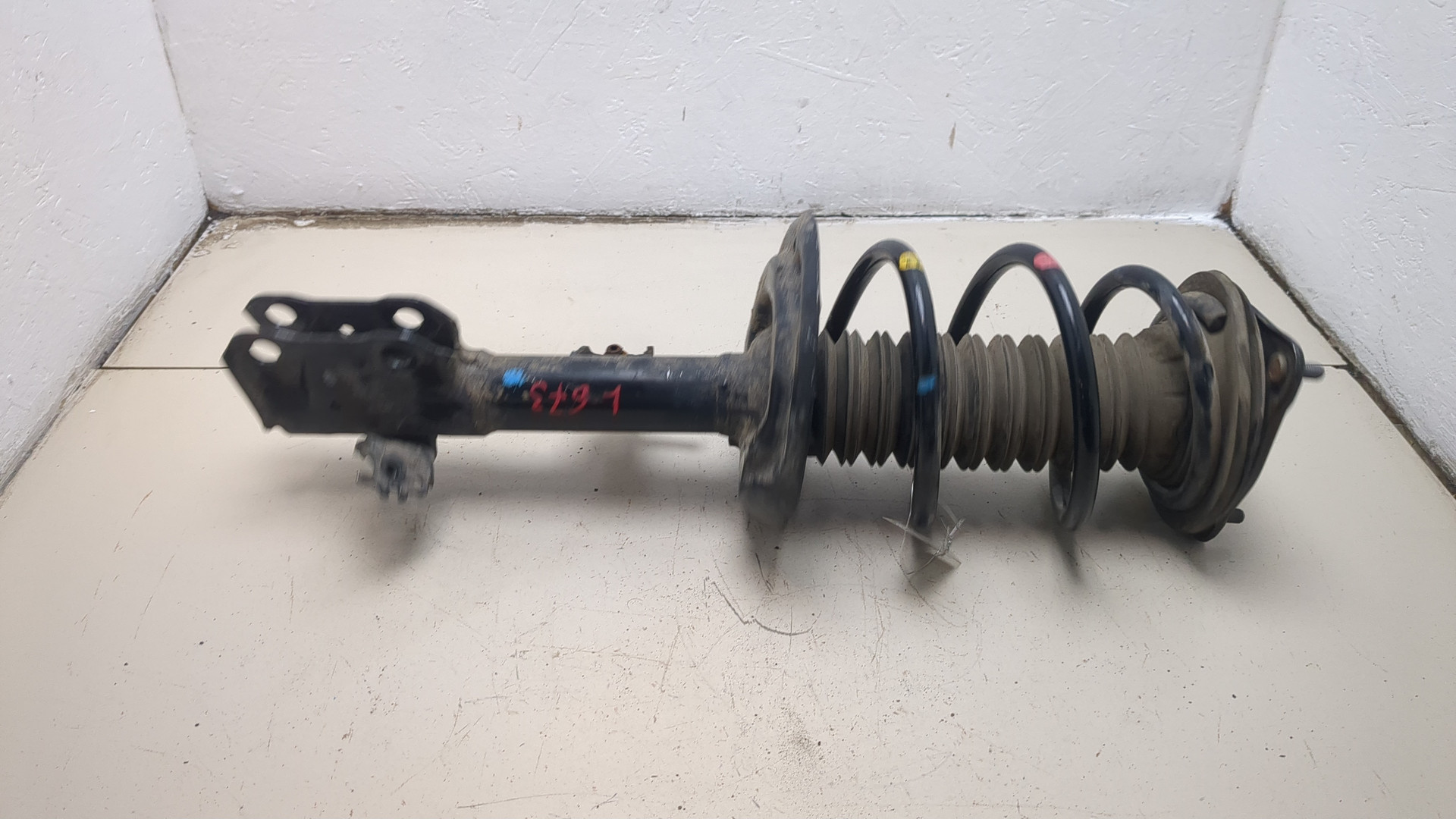 Амортизатор передний правый