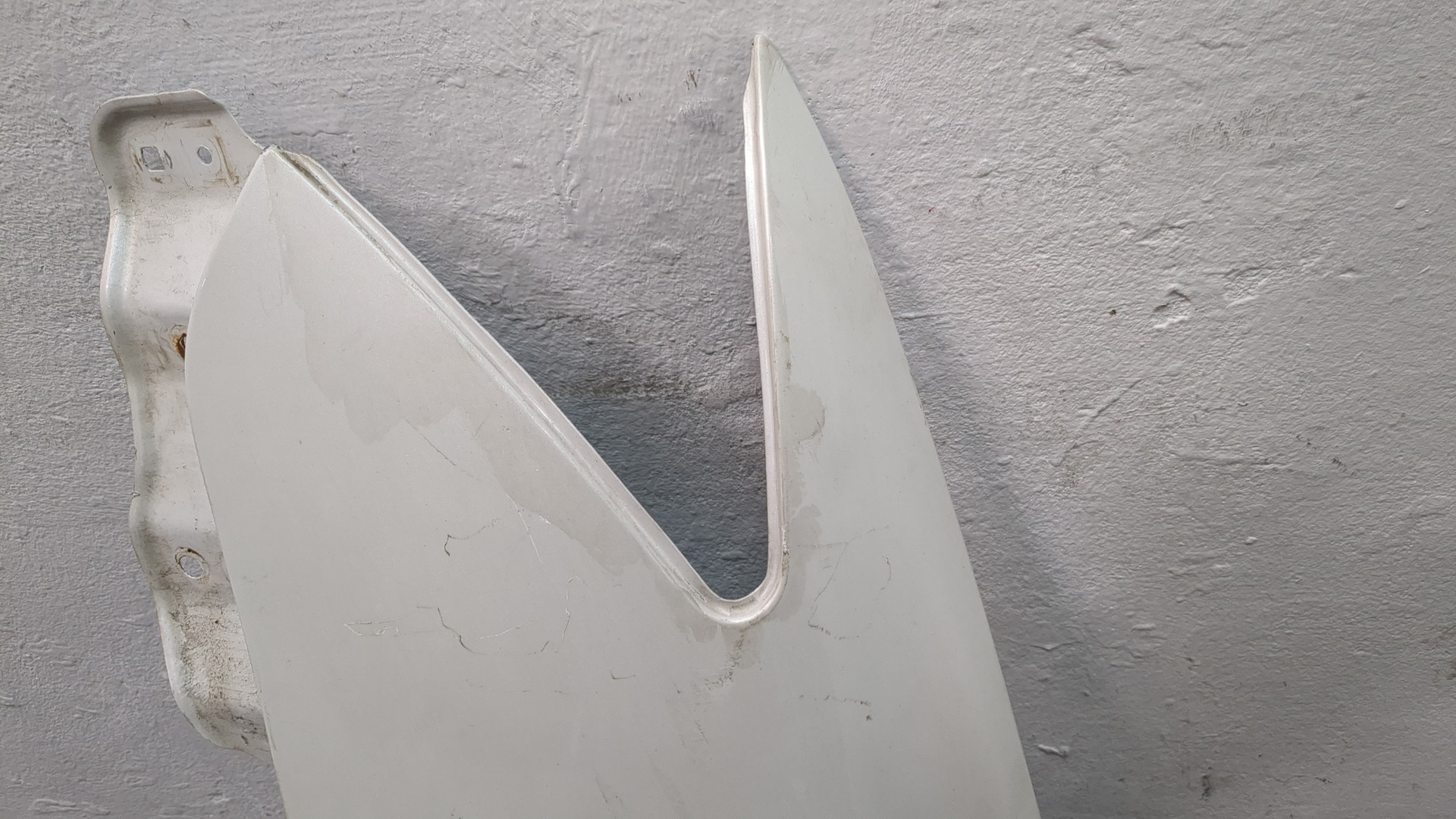 Крыло переднее левое