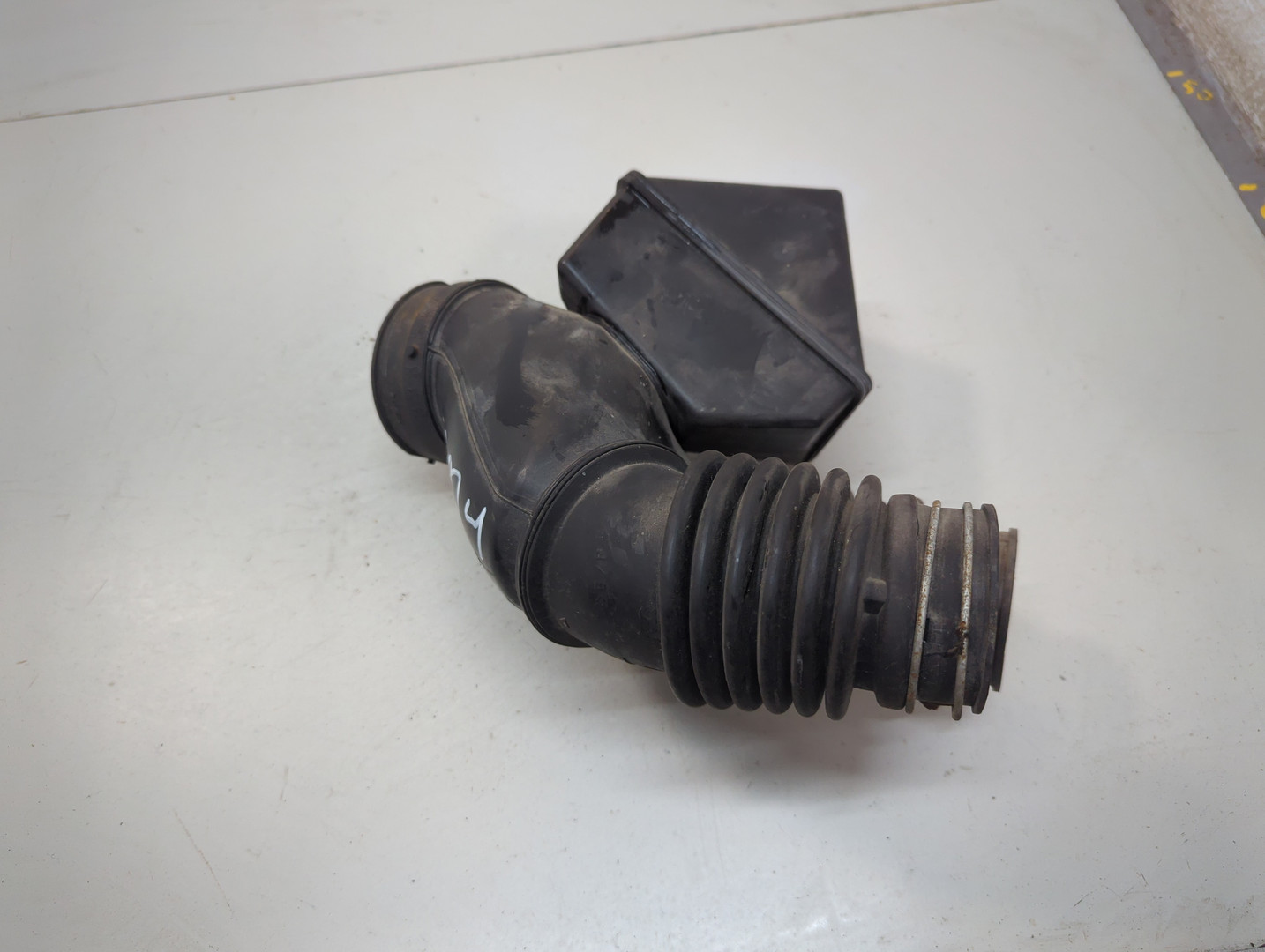 Патрубок воздушного фильтра