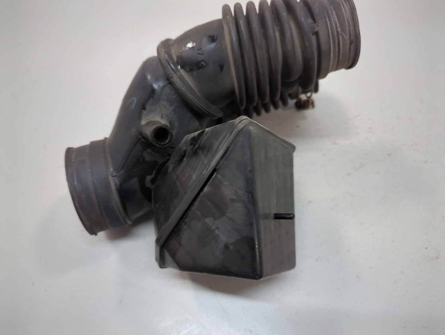 Патрубок воздушного фильтра