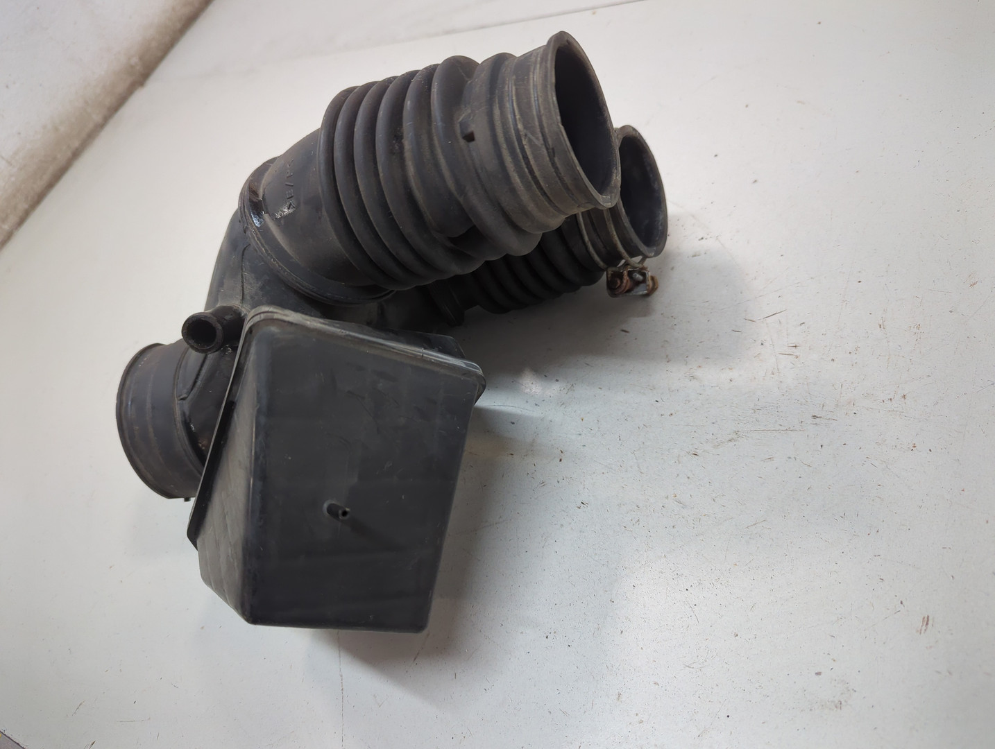 Патрубок воздушного фильтра