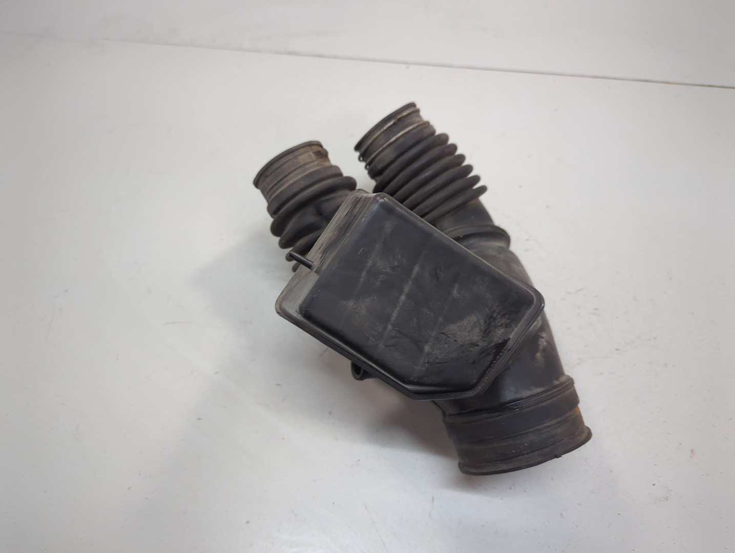 Патрубок воздушного фильтра