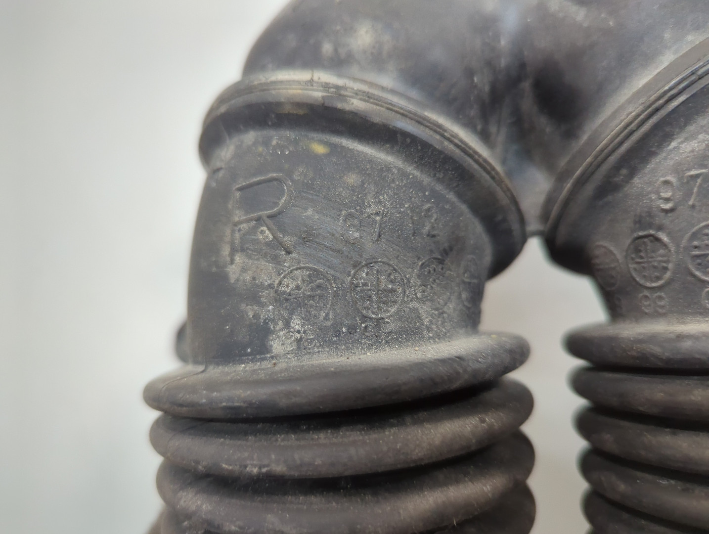 Патрубок воздушного фильтра