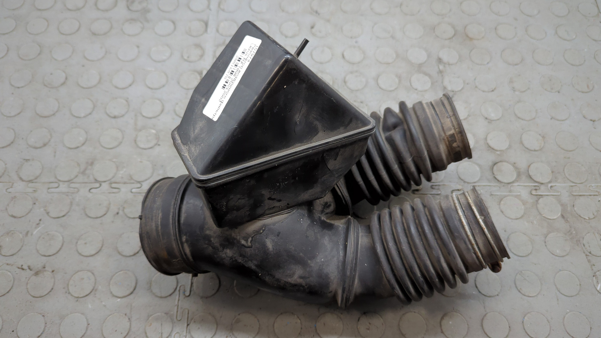 Патрубок воздушного фильтра