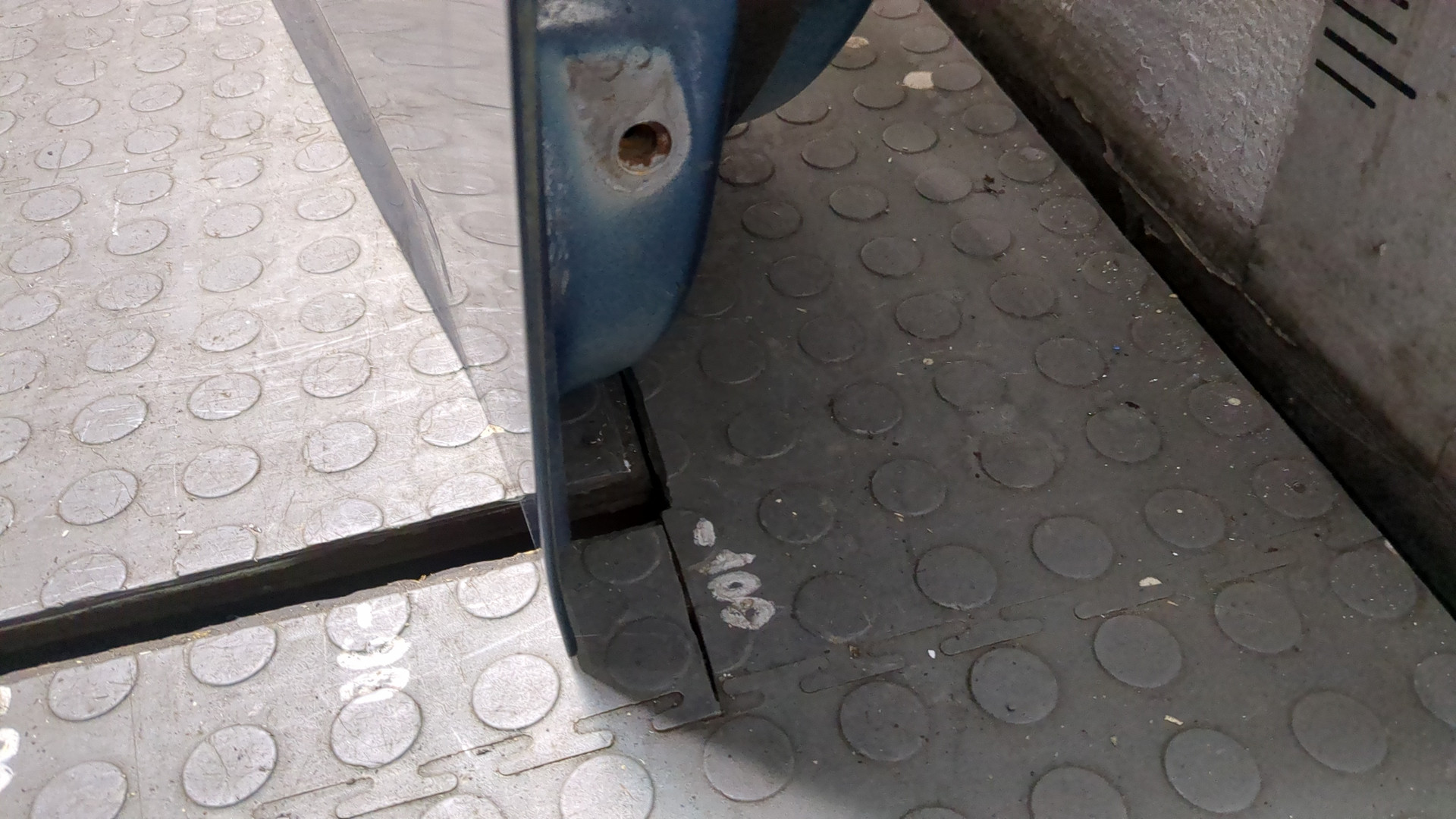 Дверь передняя правая