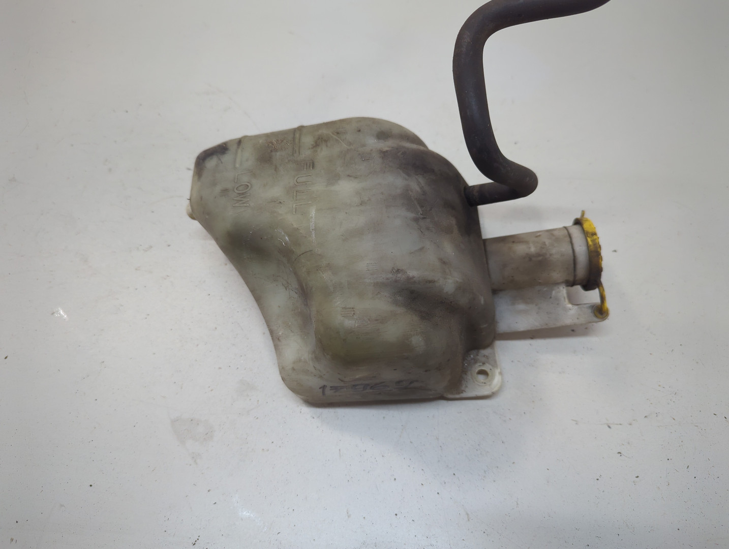 Бачок омывателя лобового стекла