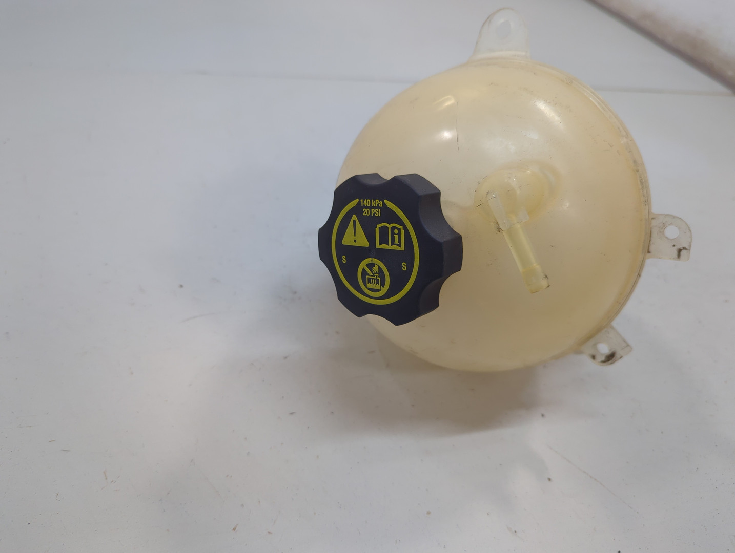 Бачок расширительный