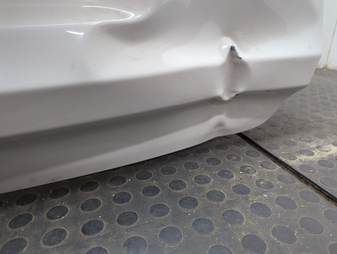 Дверь багажника