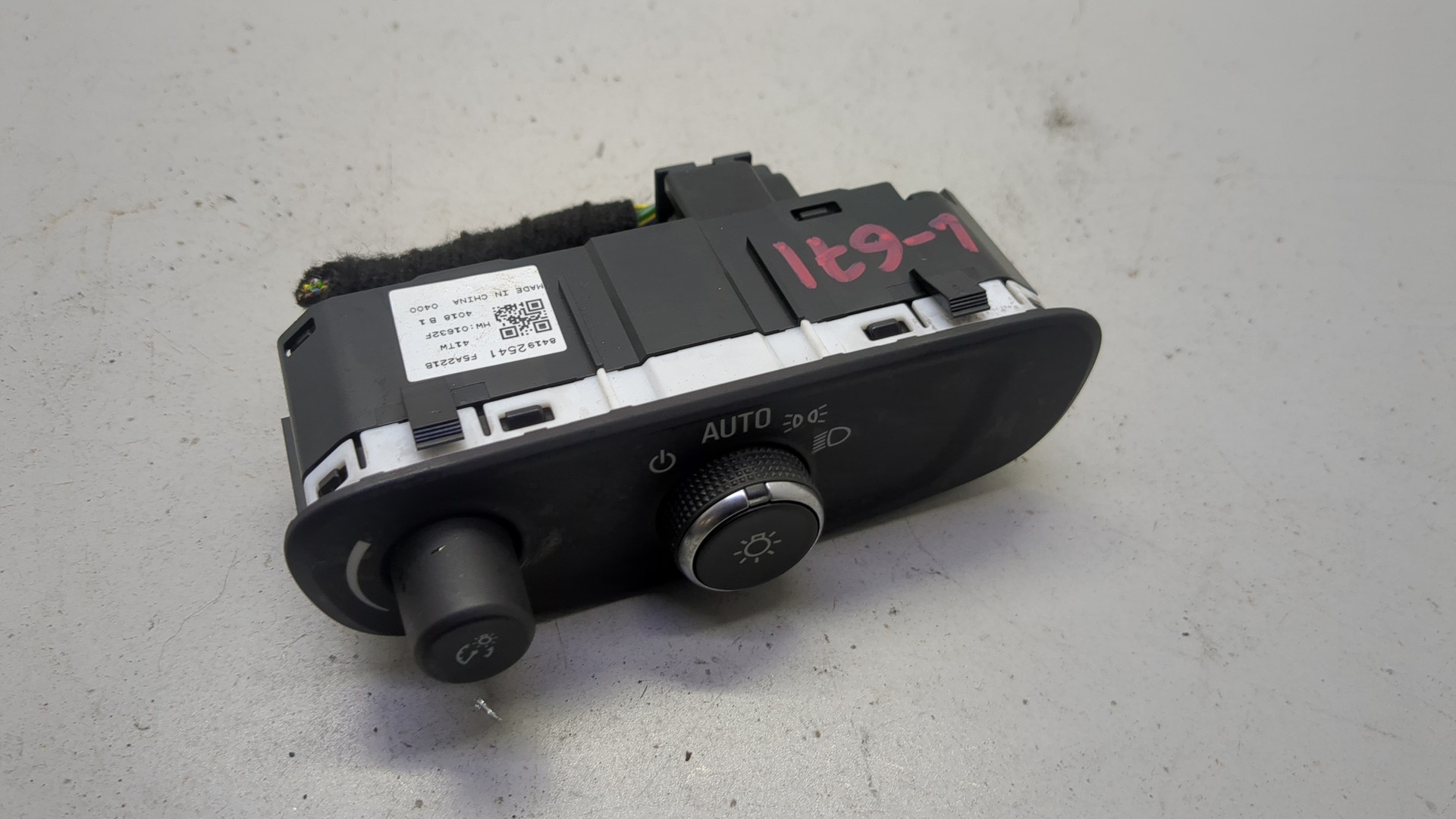 Переключатель света фар