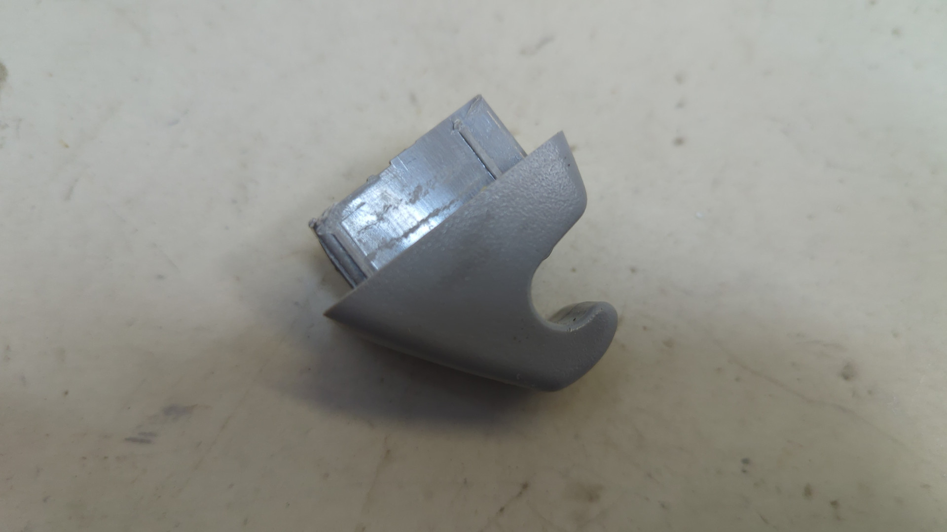 Кронштейн солнцезащитного козырька