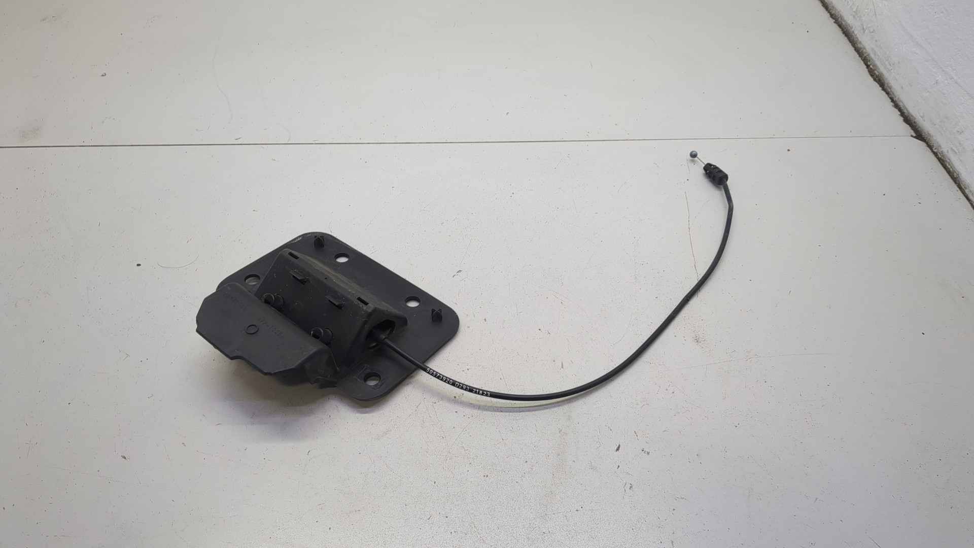 Ручка открывания капота