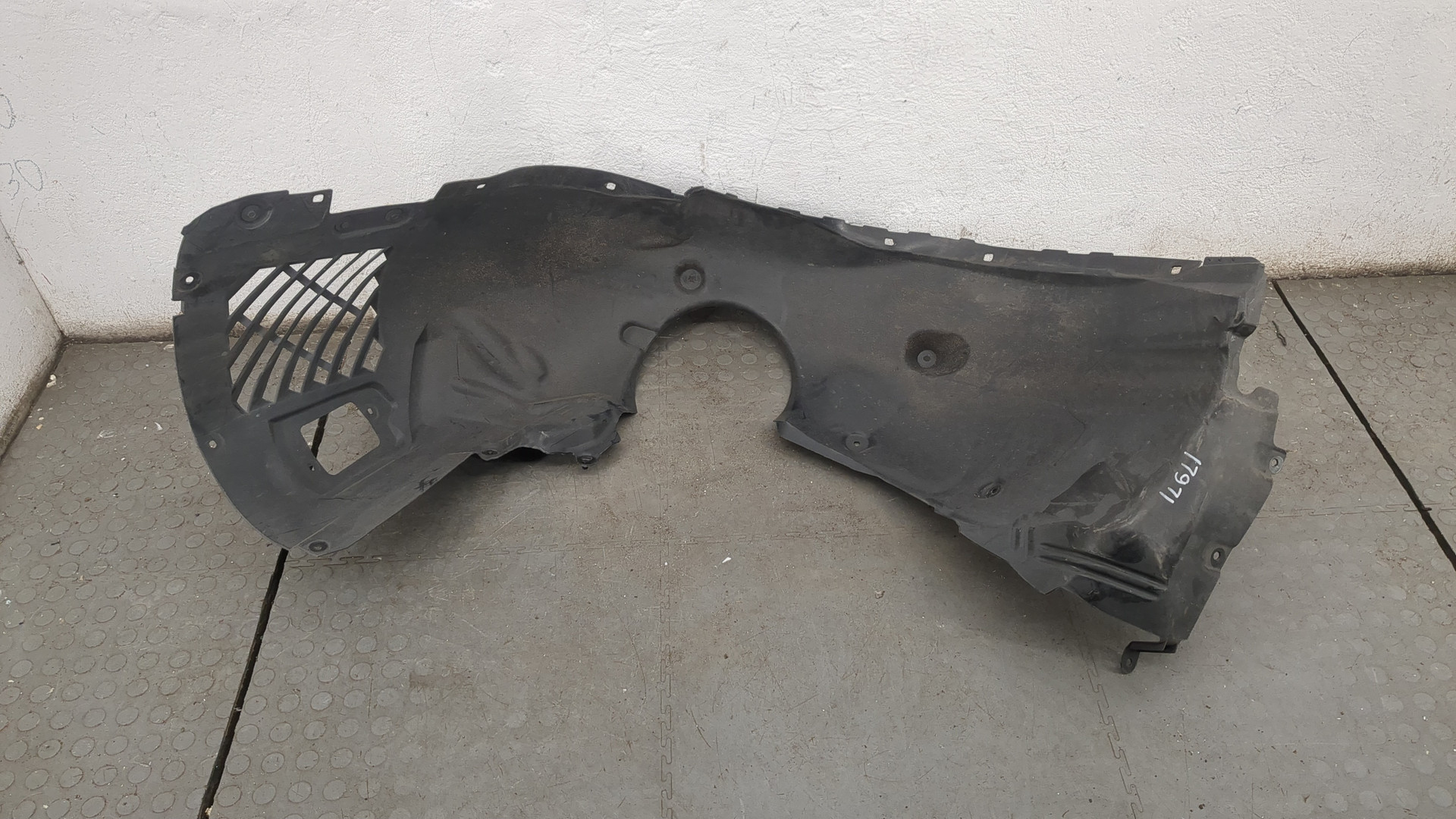 Локер передний левый