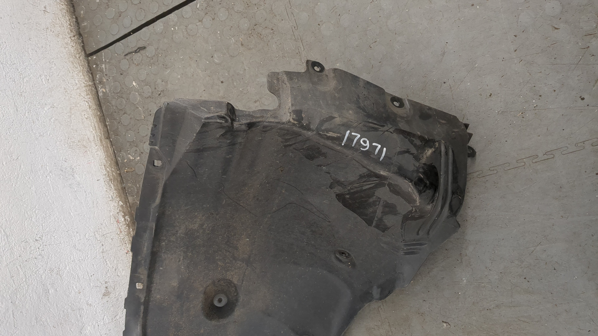 Локер передний левый