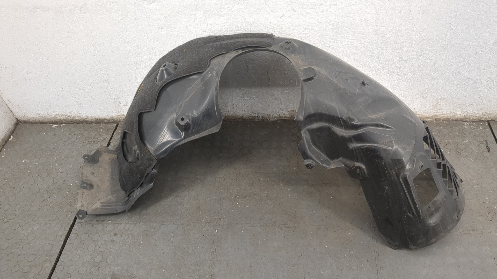 Локер передний левый