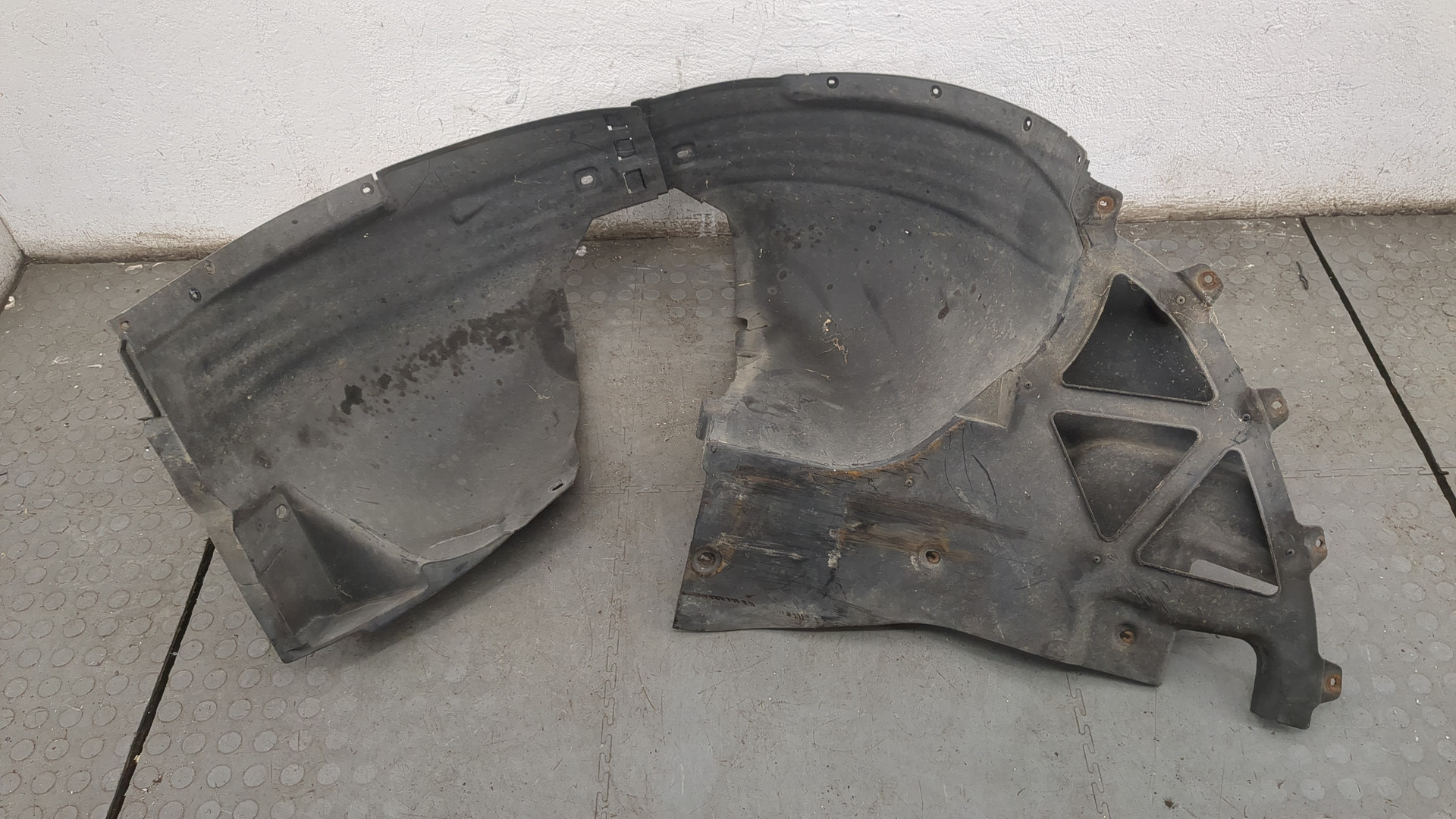 Локер передний правый