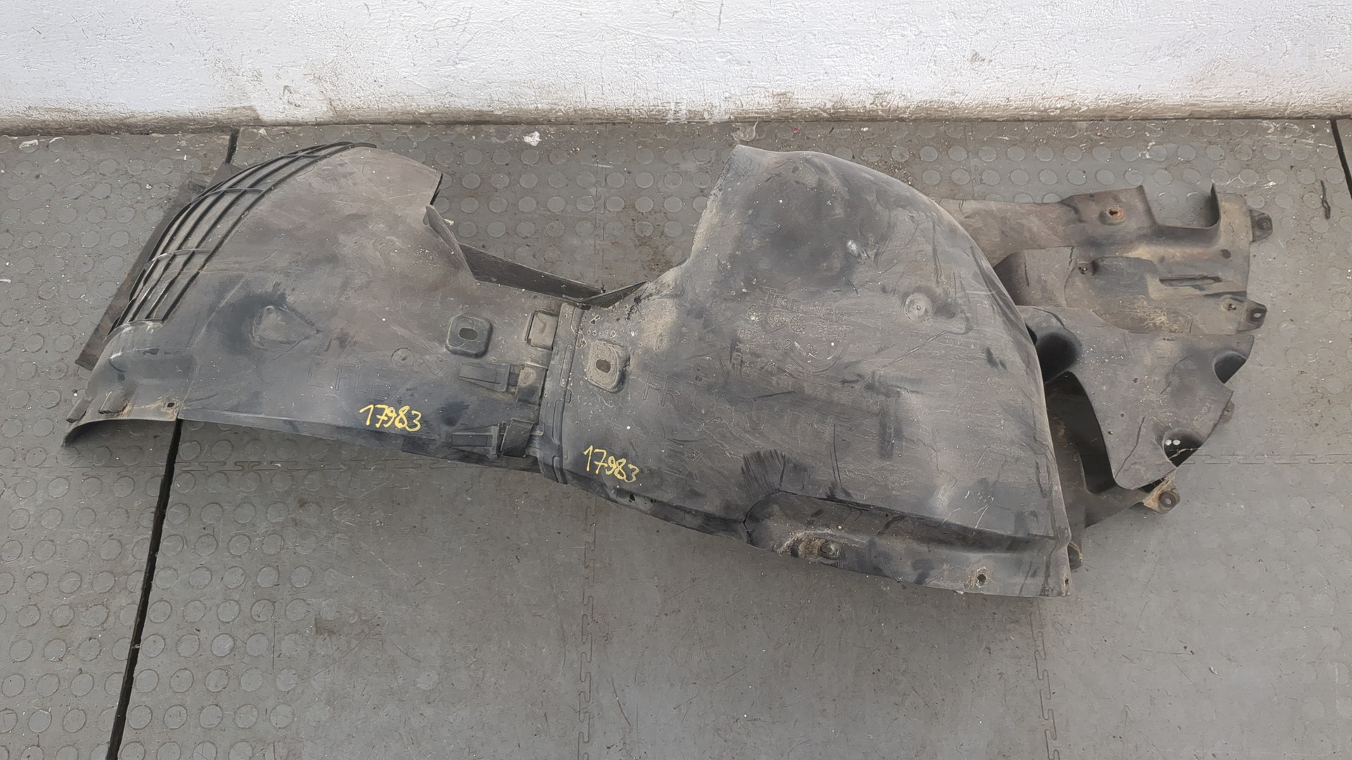 Локер передний правый