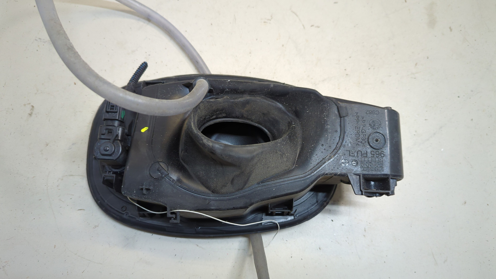 Лючок бензобака