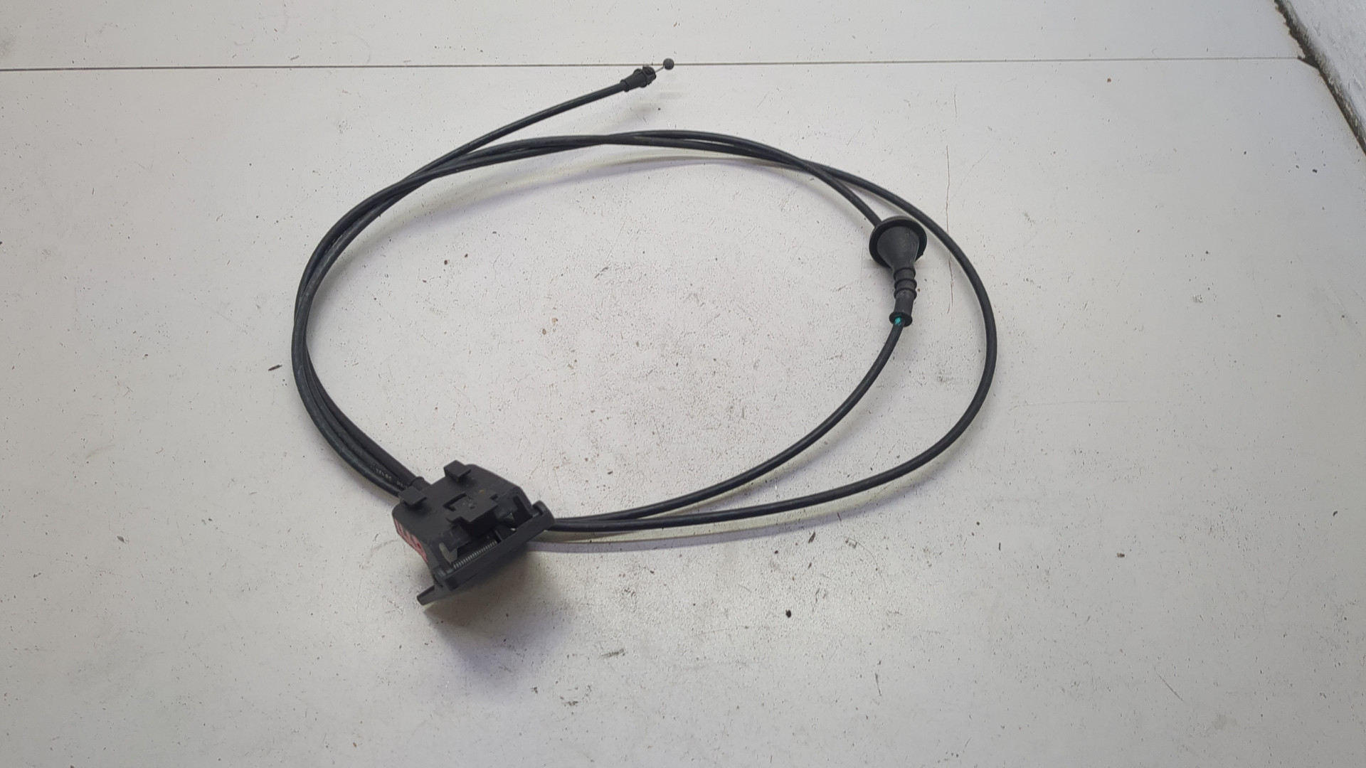 Ручка открывания капота