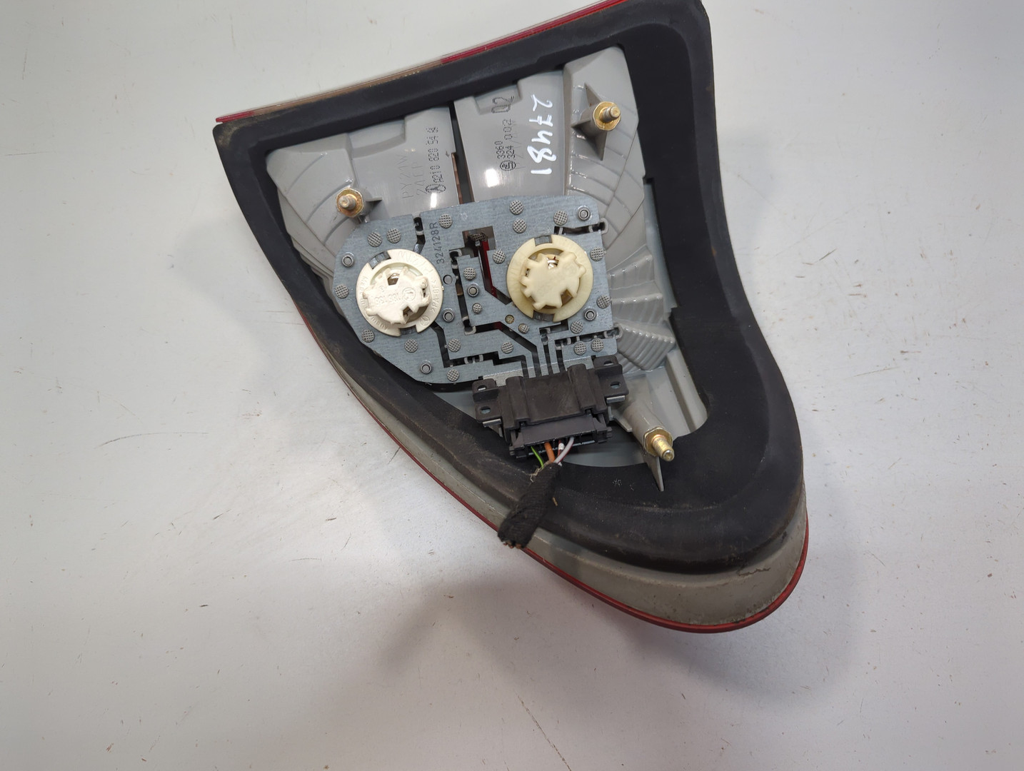 Фонарь задний правый