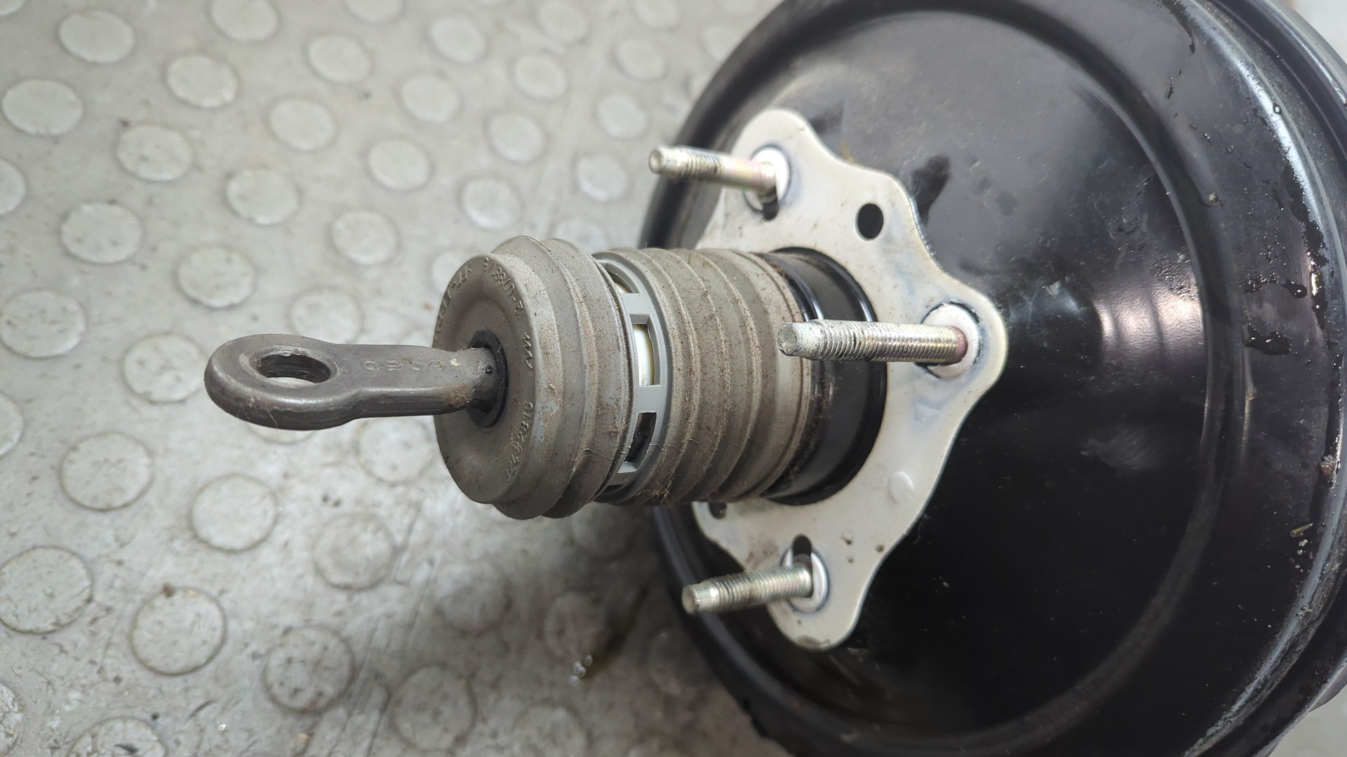 Цилиндр тормозной главный