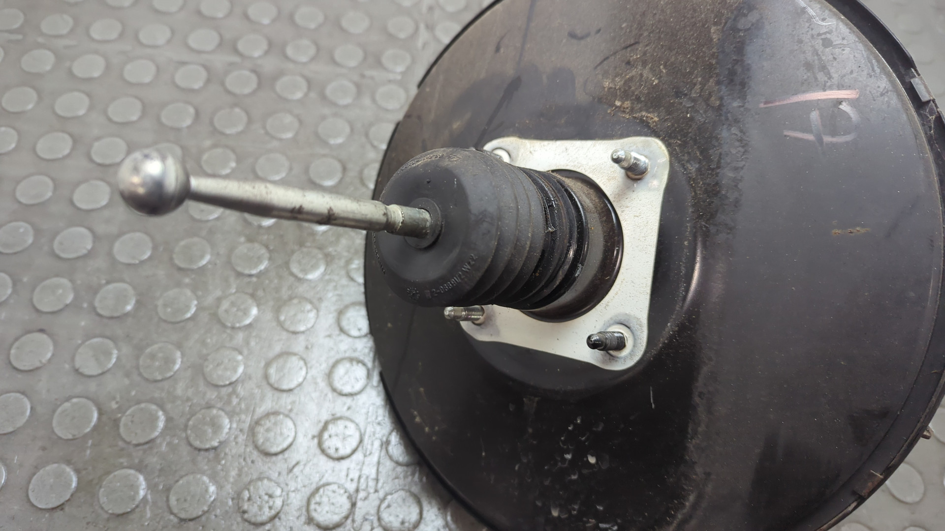 Цилиндр тормозной главный