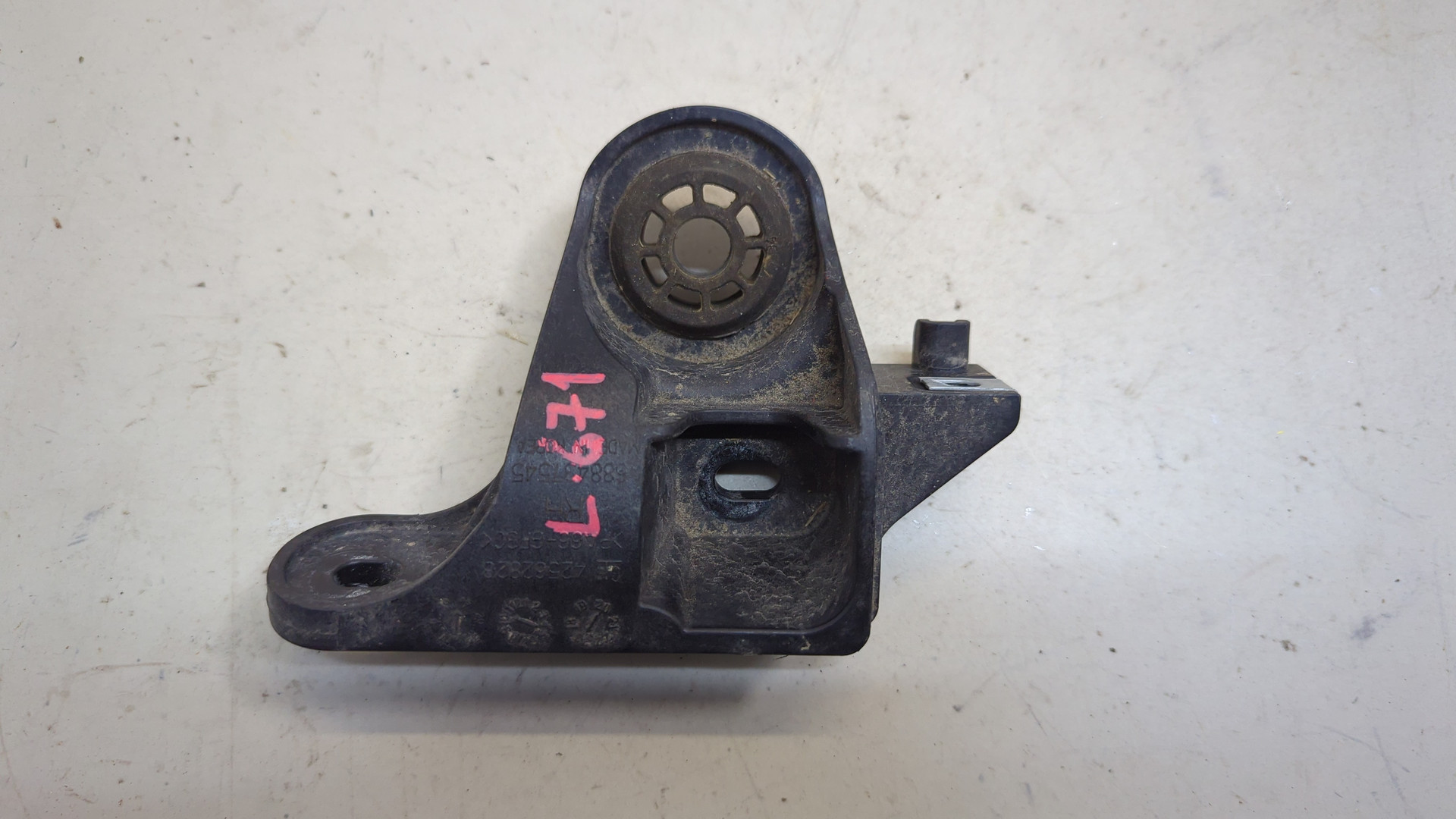 Кронштейн радиатора