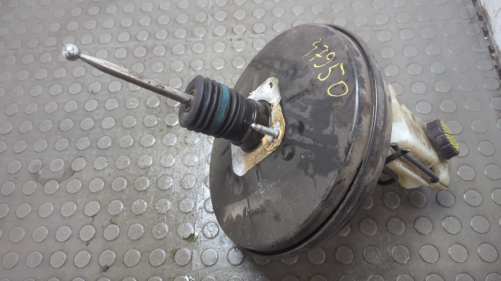 Цилиндр тормозной главный