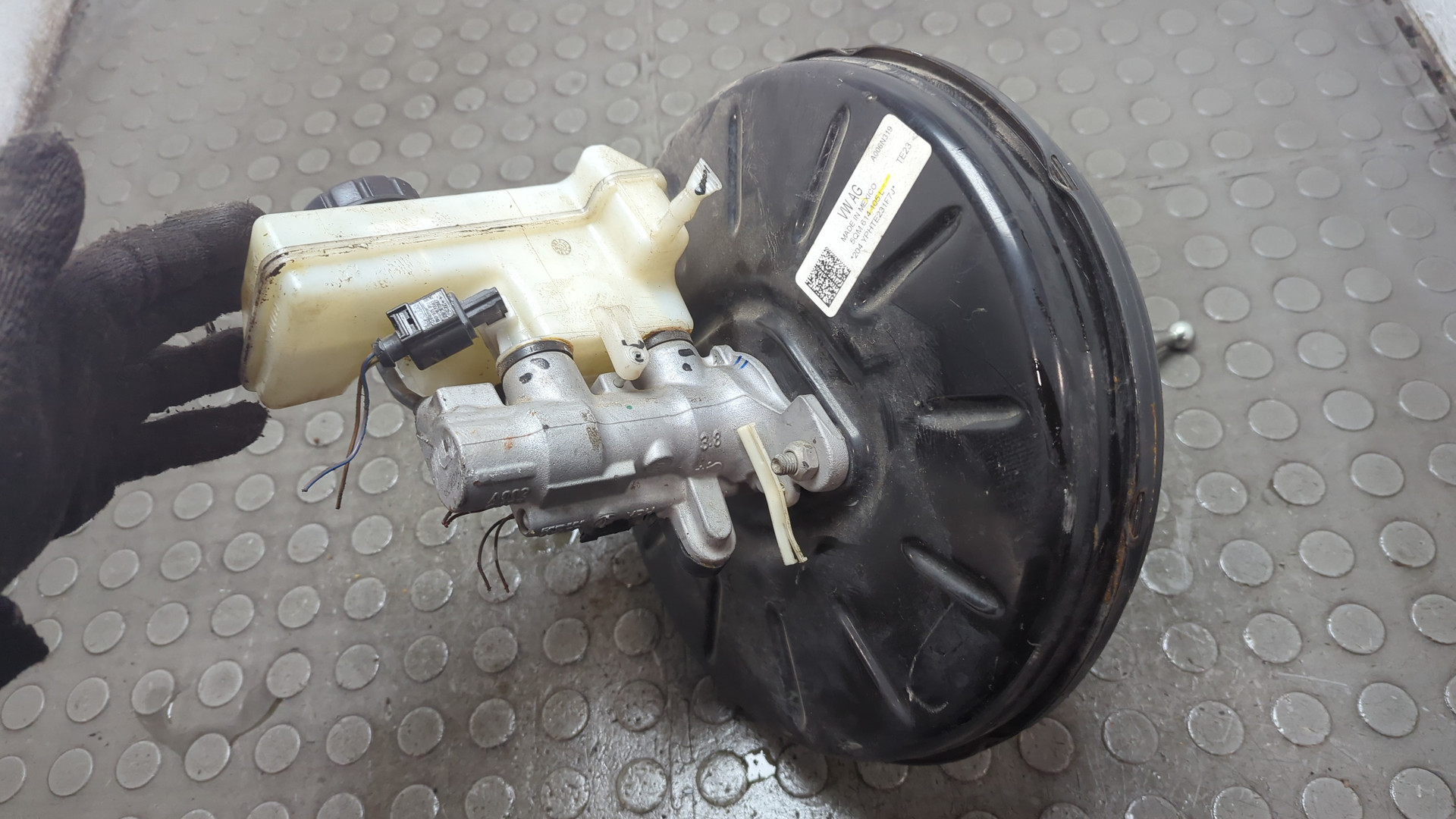 Цилиндр тормозной главный