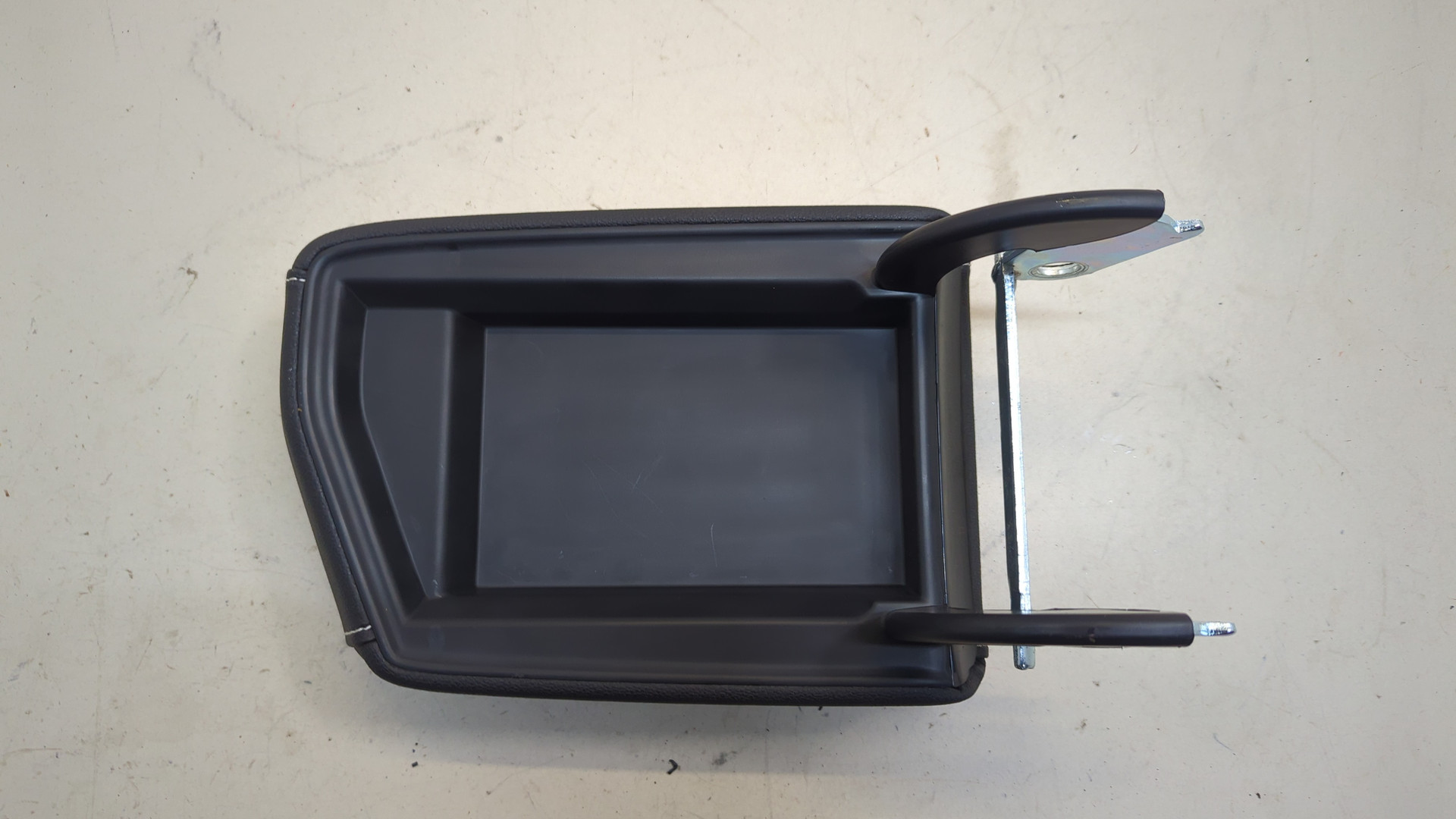 Подлокотник