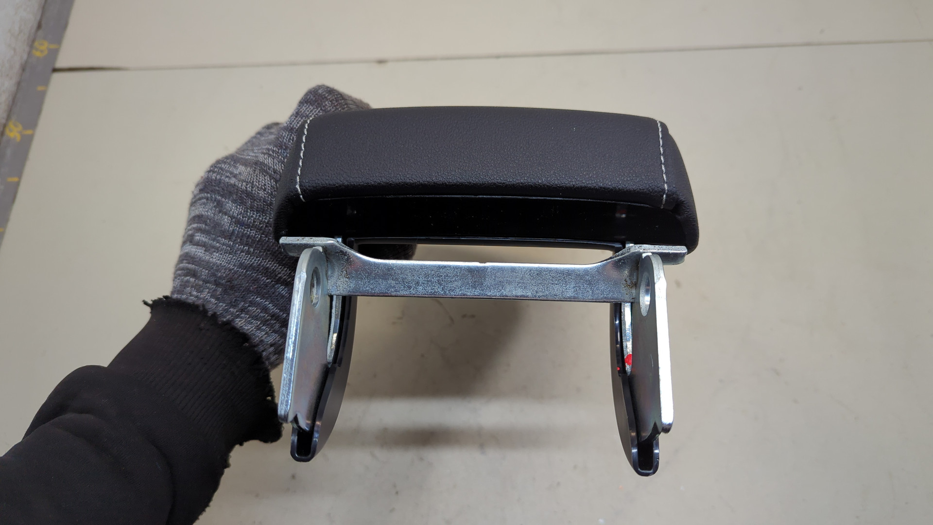 Подлокотник