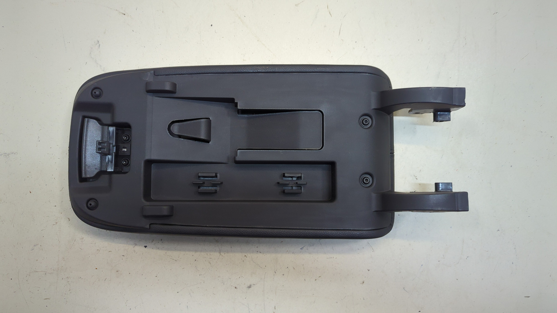 Подлокотник