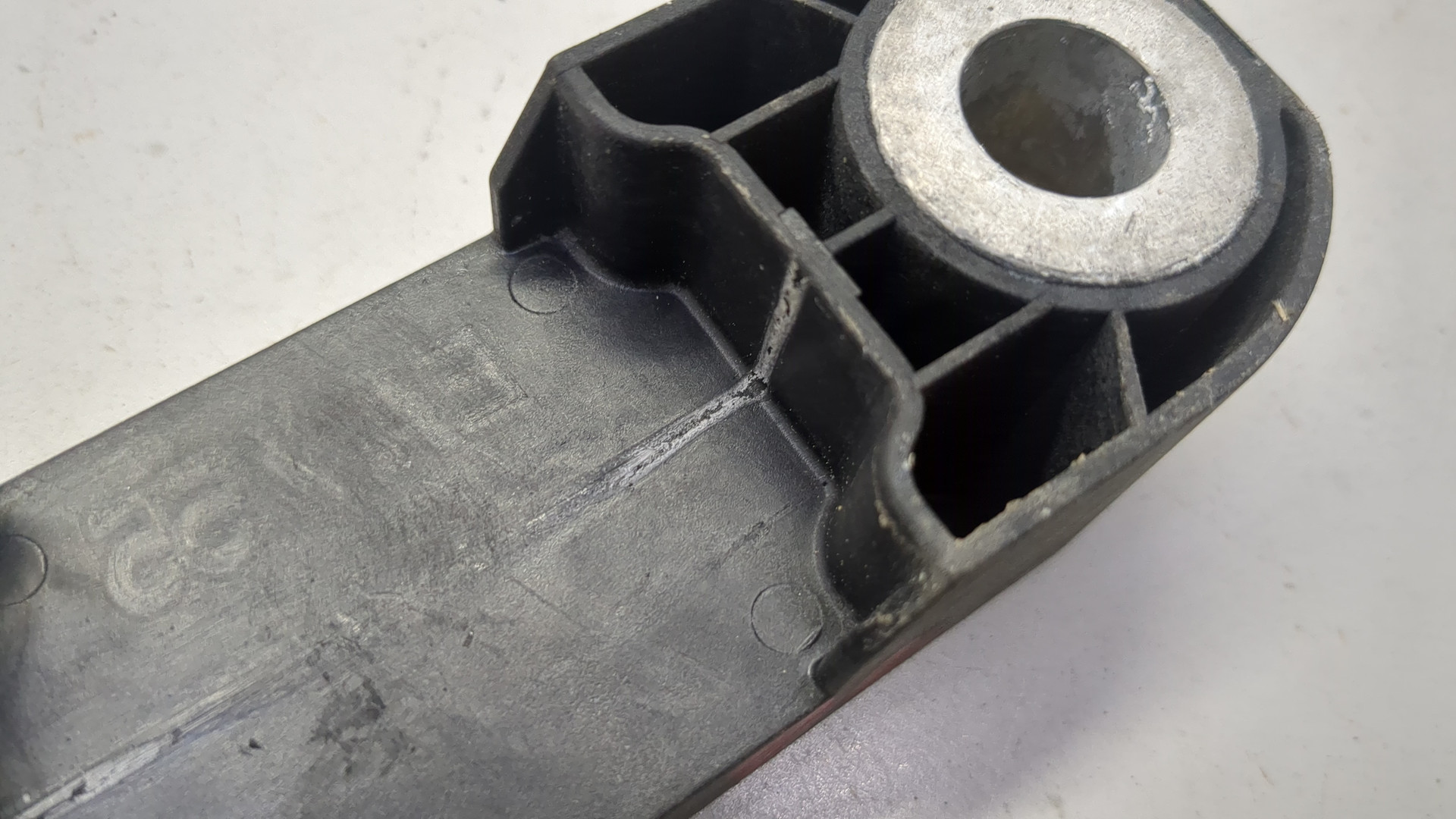 Кронштейн стойки переднего стабилизатора