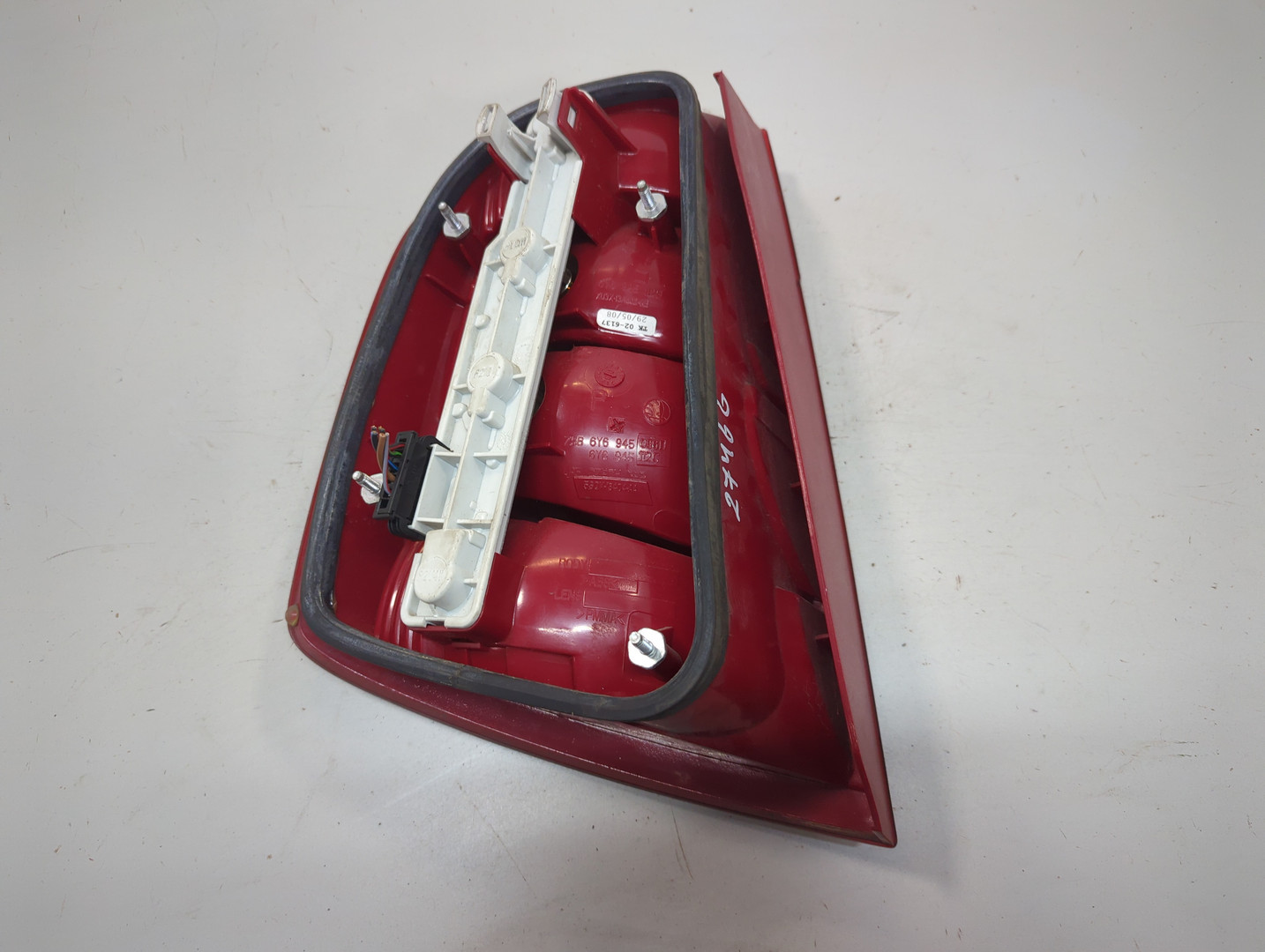 Фонарь задний правый