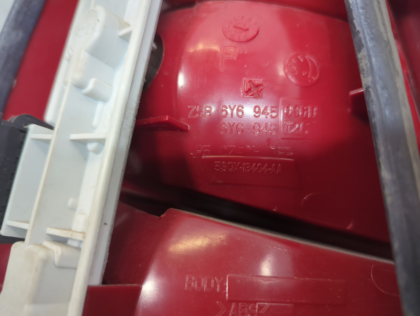 Фонарь задний правый